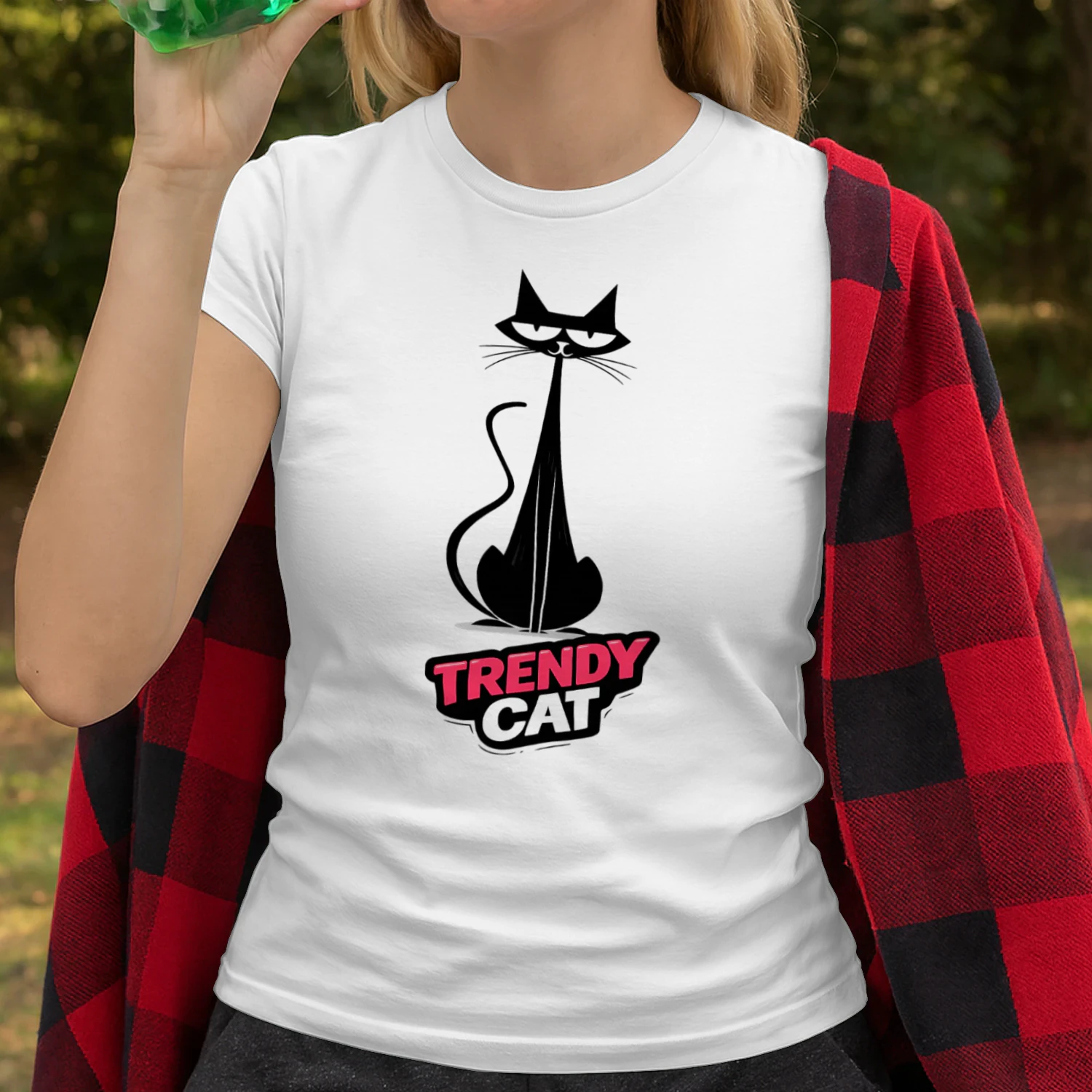Trendy Cat – Minimalist Fashion Cat Logo Tee, Modern Silhouette Design, Stylish Pet Lover Apparel