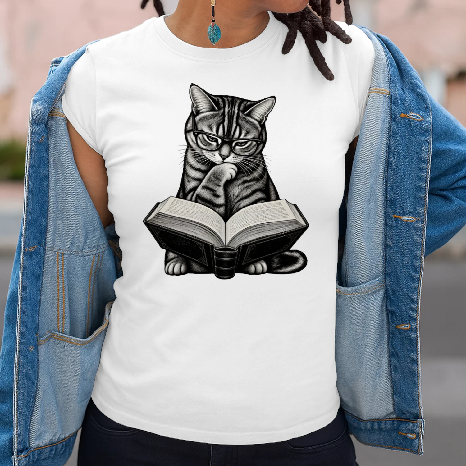 Vintage Reading Cat Book Lover T-Shirt