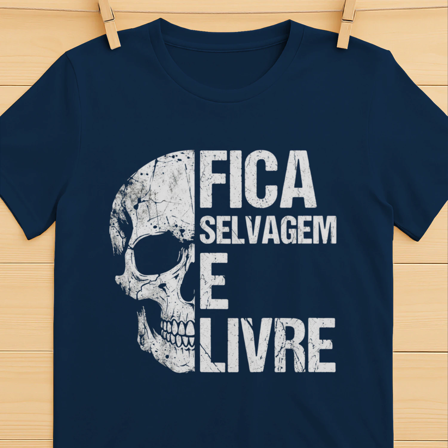 T-shirt “FICA SELVAGEM E LIVRE” ✨