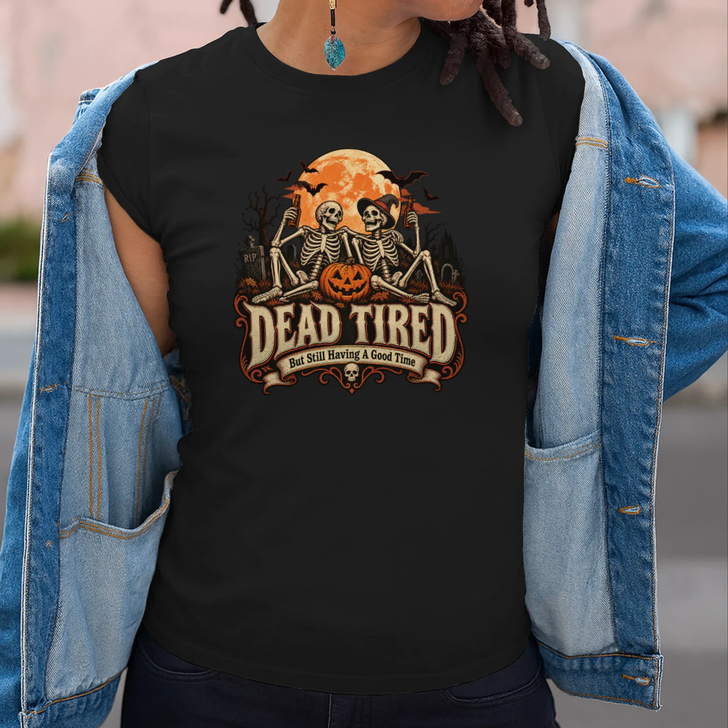 Dead Tired – Funny Halloween Skeleton T-shirt