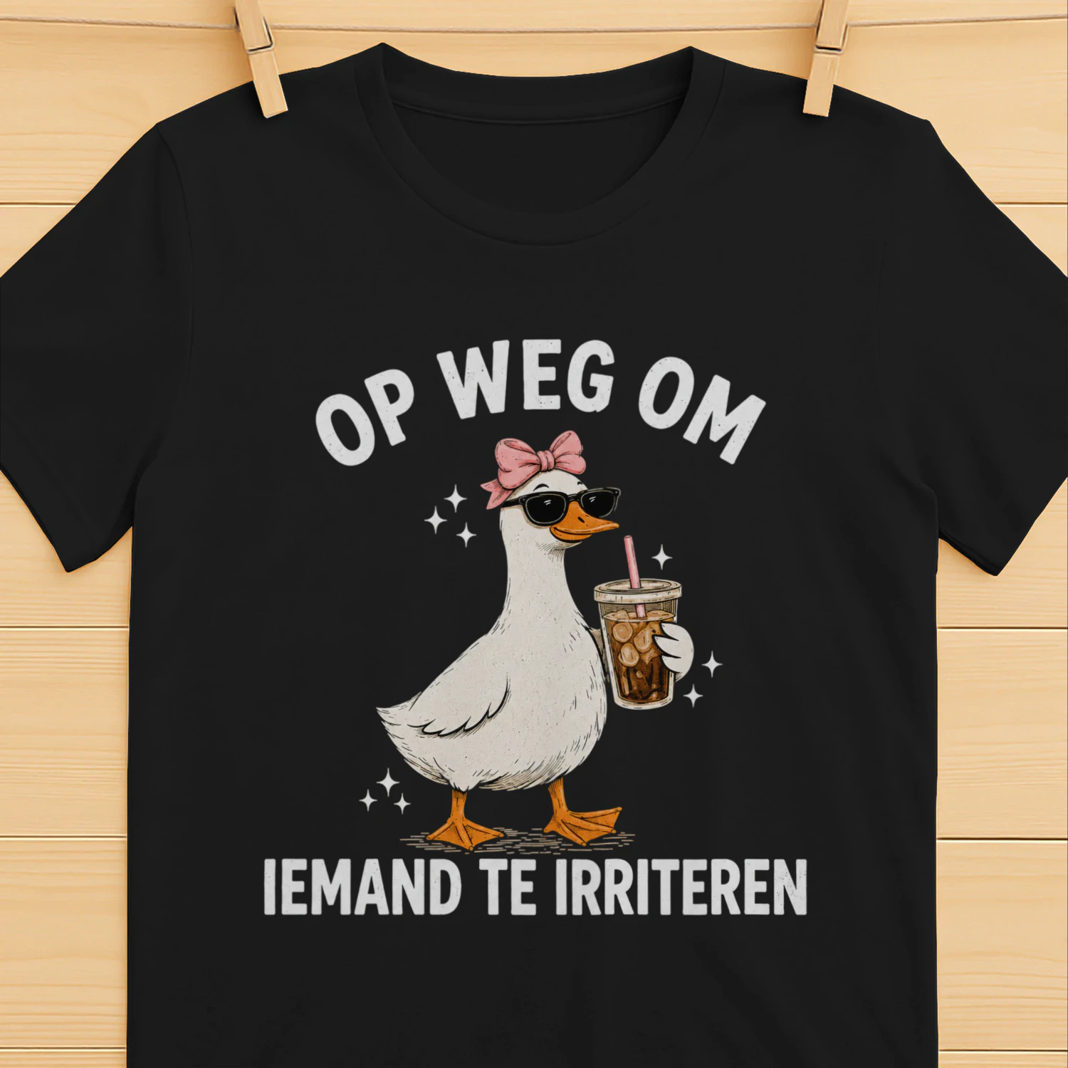 Op Weg Om Iemand Te Irriteren – Funny Duck T-Shirt