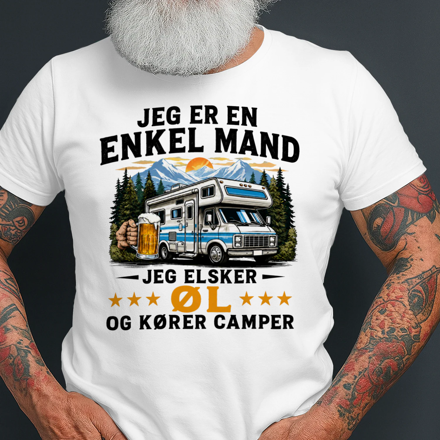 JEG ER EN ENKEL MAND JEG ELSKER ØL OG KØRER CAMPER