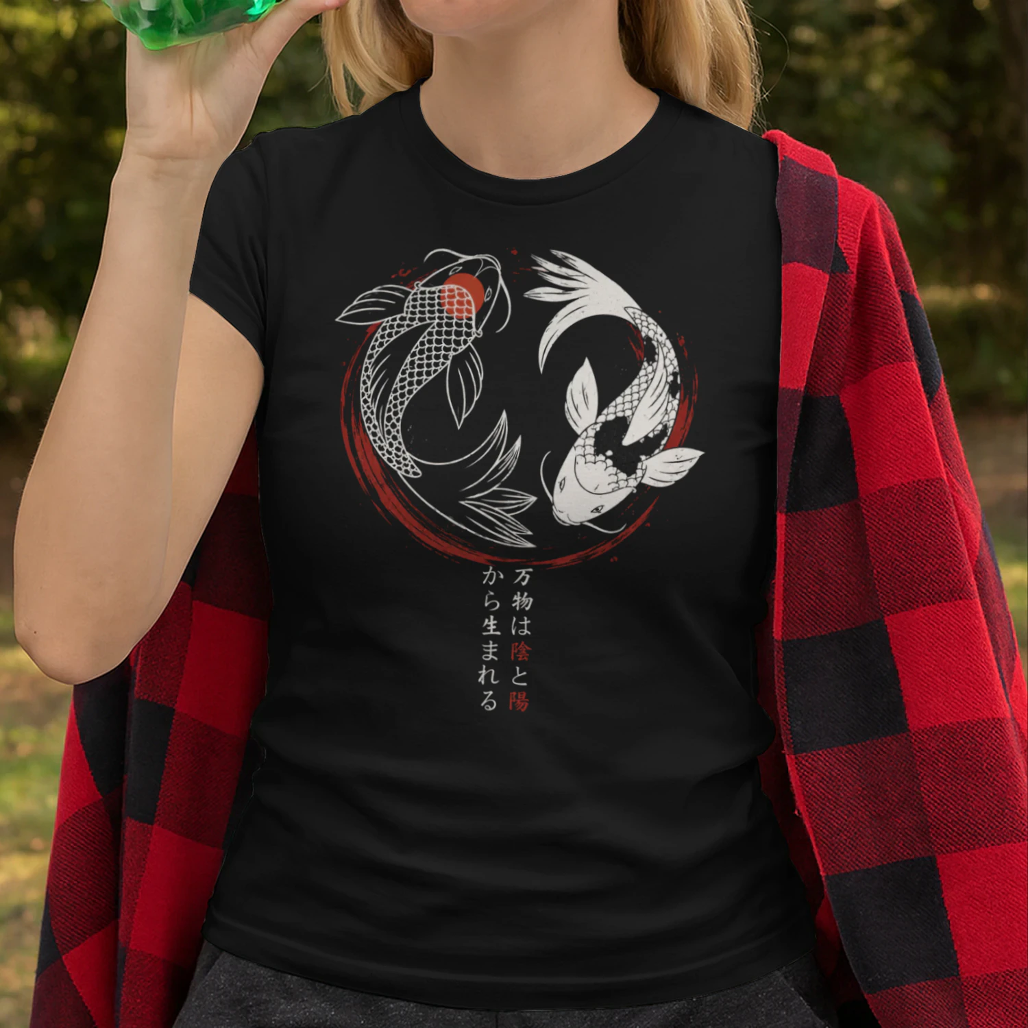 🎏 Koi Fish Yin Yang Japanese Streetwear T-Shirt – Vintage Harajuku Graphic Tee for Men & Women 🖤 Get Yours Today!