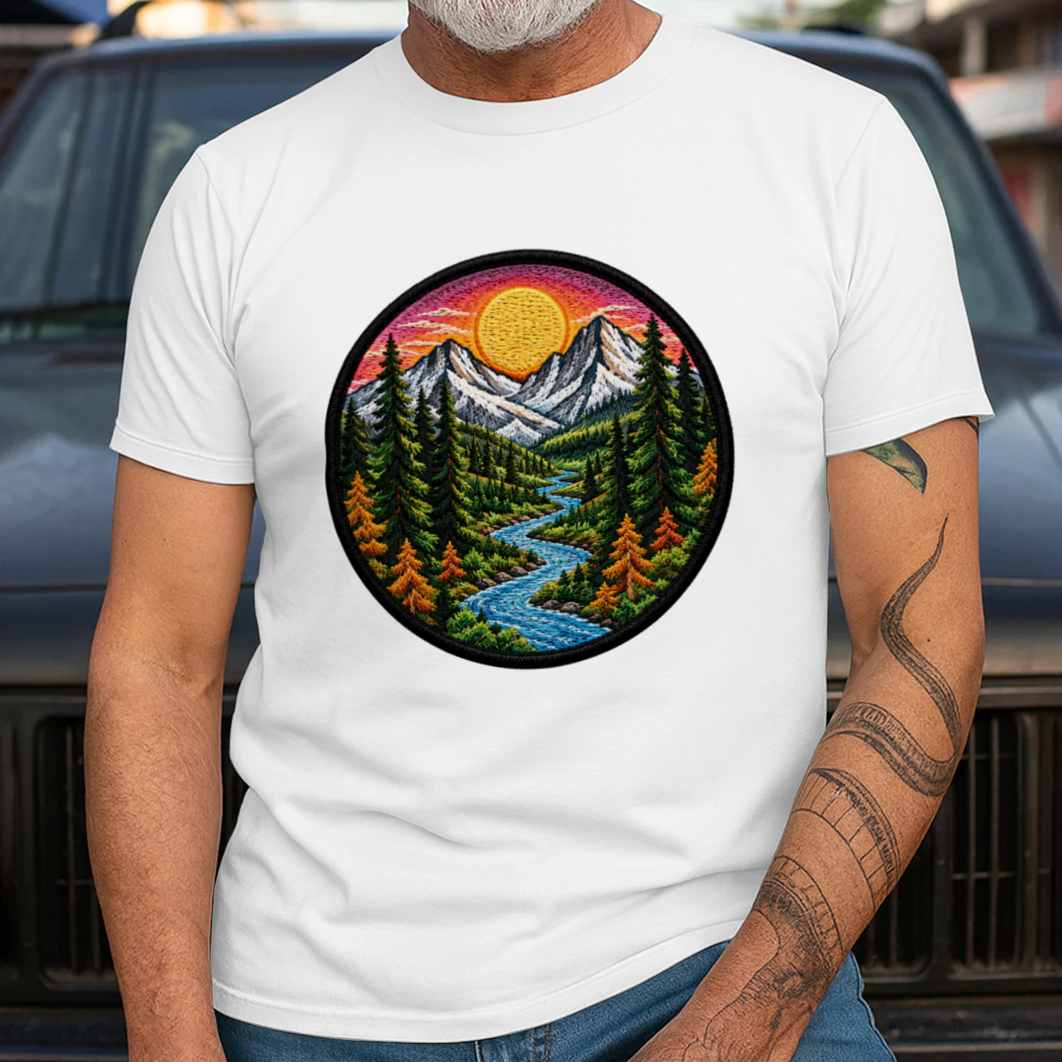 Bergfluss Sonnenuntergang T-Shirt – Wald, Natur, Outdoor