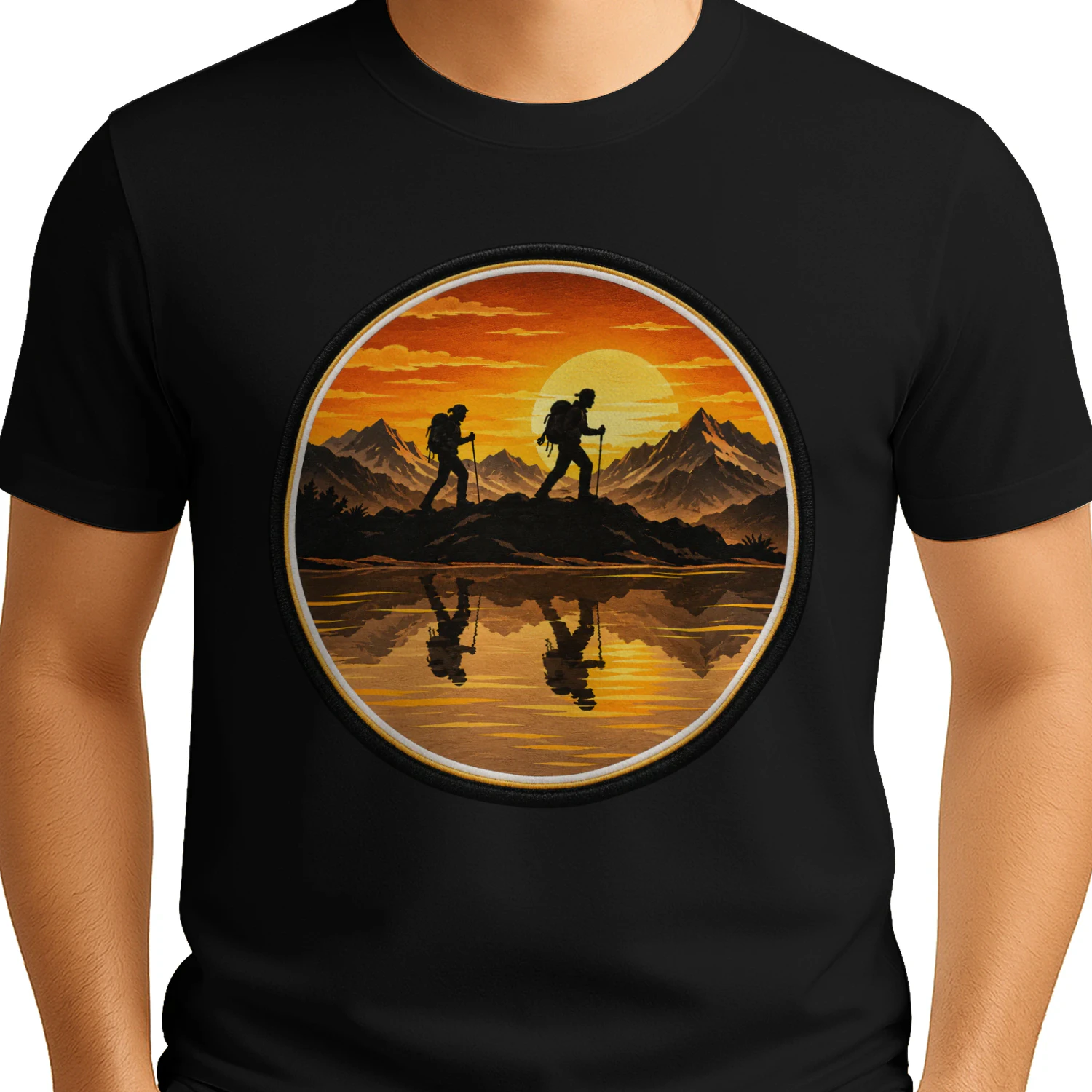 Wanderer Sonnenuntergang Berge T-Shirt – See, Outdoor, Trekking