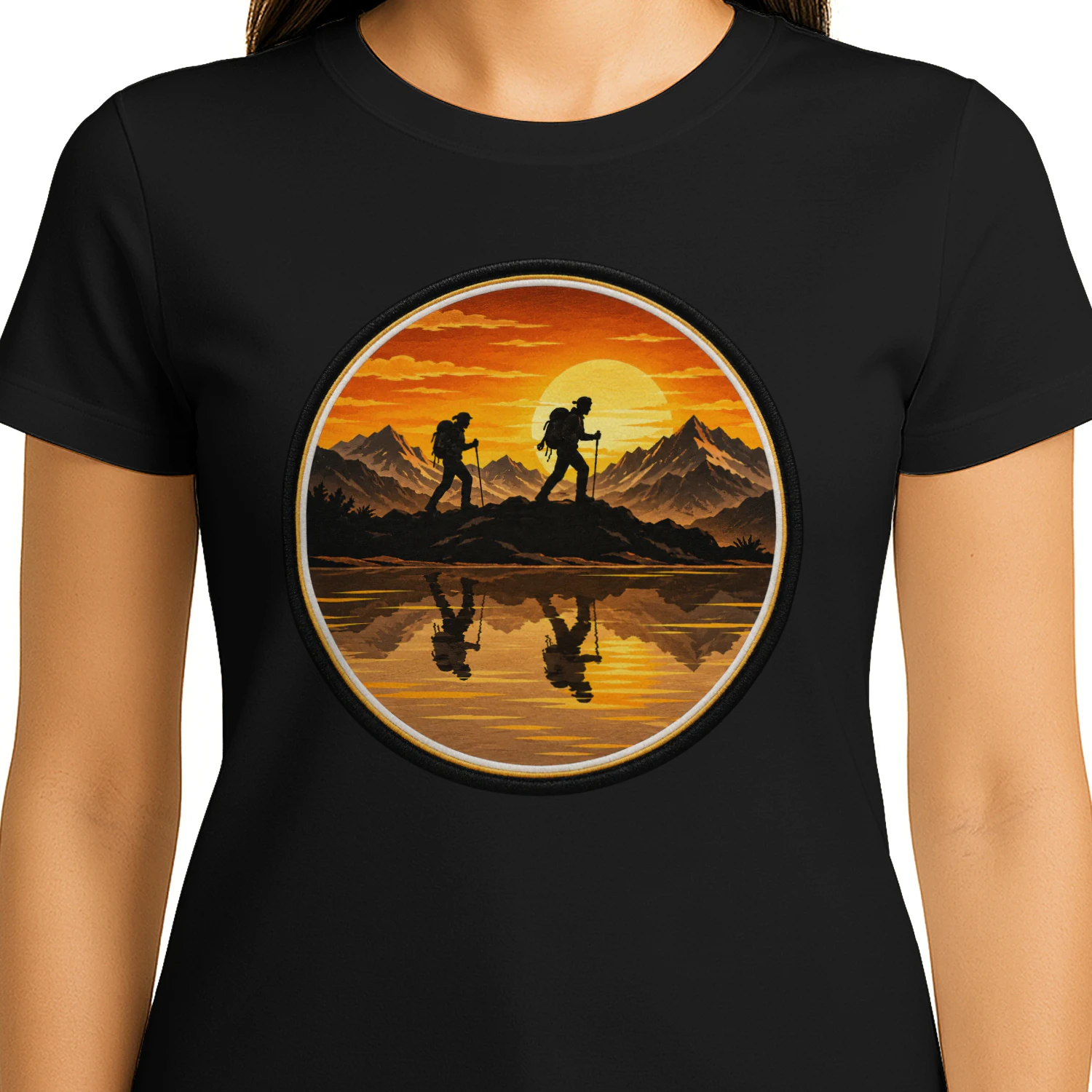 Wanderer Sonnenuntergang Berge T-Shirt – See, Outdoor, Trekking