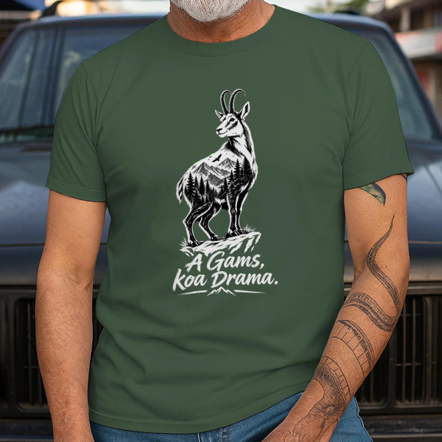 Steinbock T-Shirt "Alpenglück" – Freigestelltes Gams Design für Trachten & Outdoor Fans
