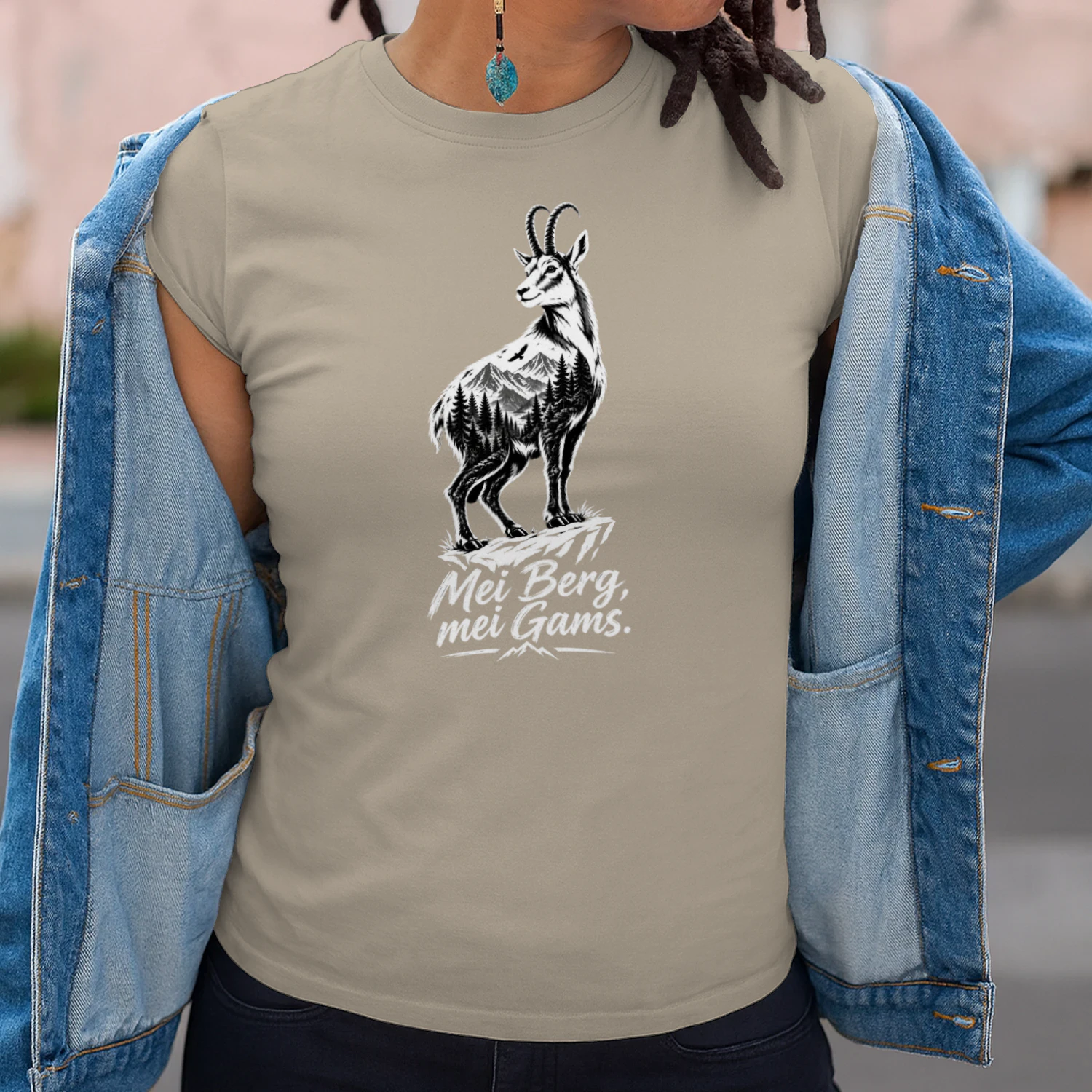 "Mei Berg, mei Gams." T-Shirt – Alpen Design für echte Bergler