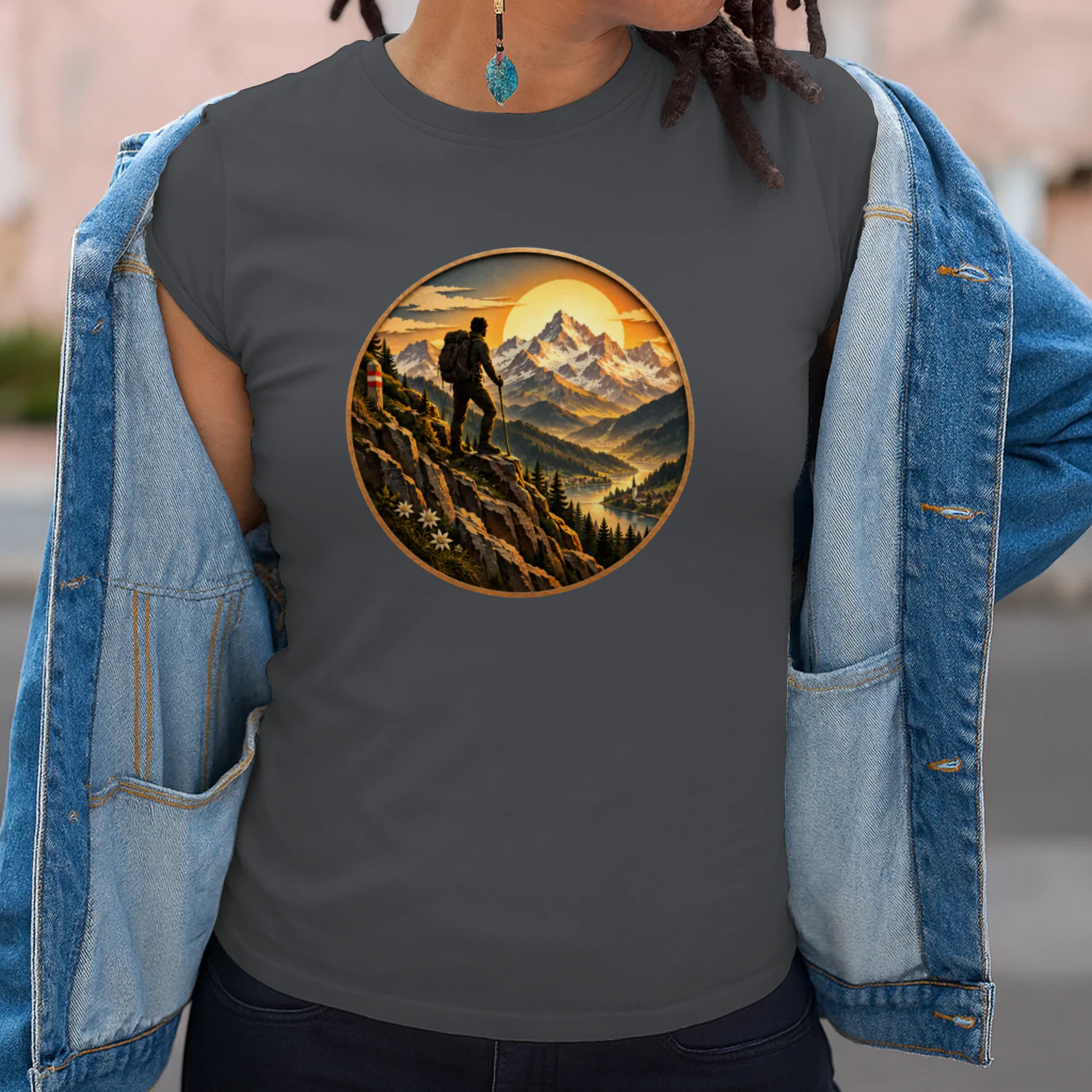 Alpen Wanderer Sonnenuntergang T-Shirt – Berge, Wandern, Natur