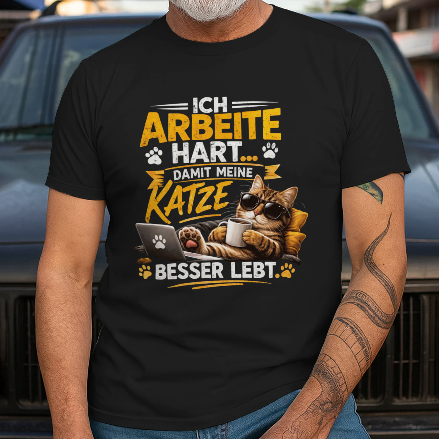 Ich arbeite hart… damit meine Katze besser lebt.