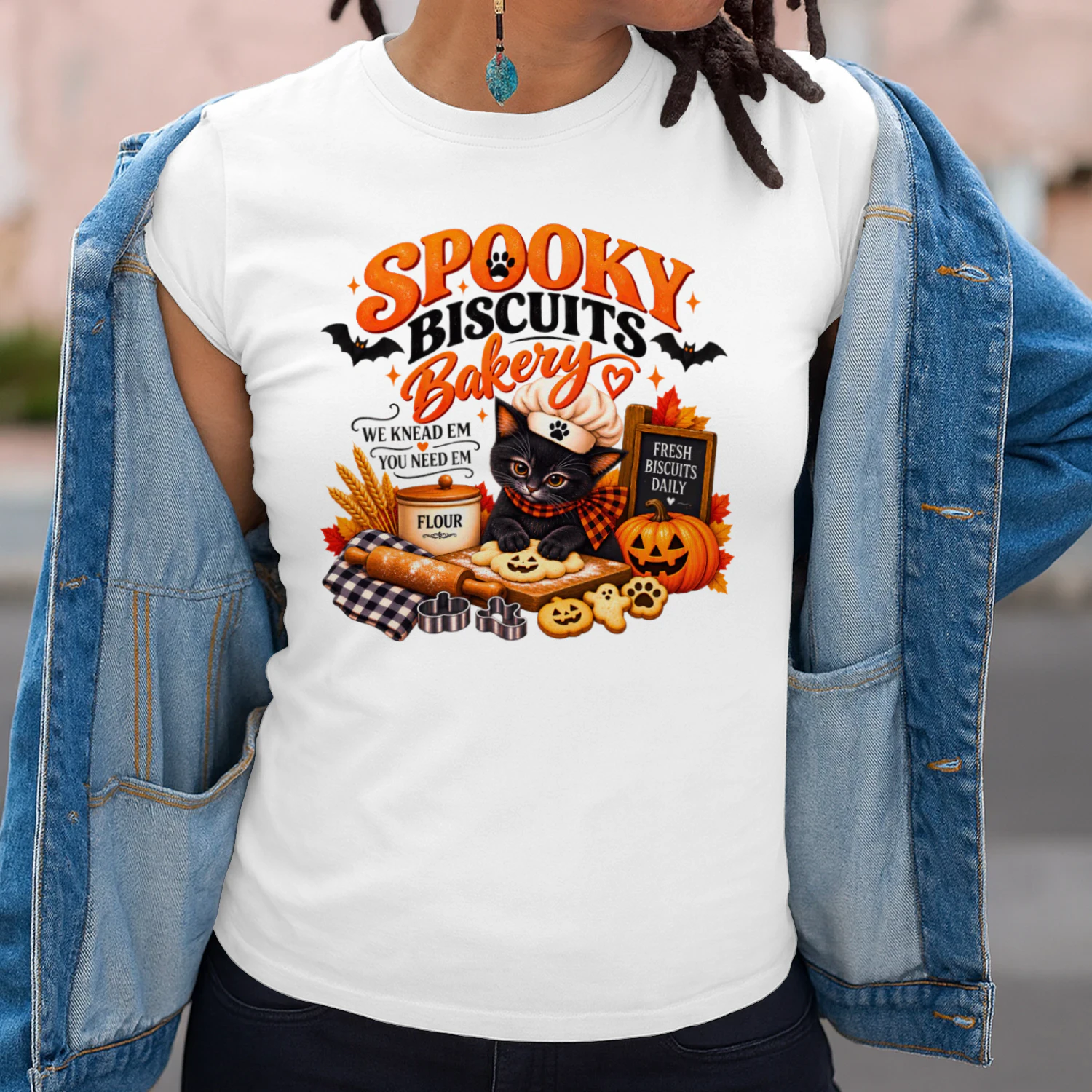 bisquit kitty black catSpooky Biscuits Bakery Halloween Cat T-Shirt