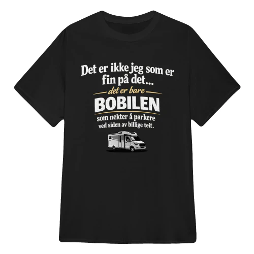 Det er ikke jeg som er fin på det… det er bare bobilen som nekter å parkere ved siden av billige telt