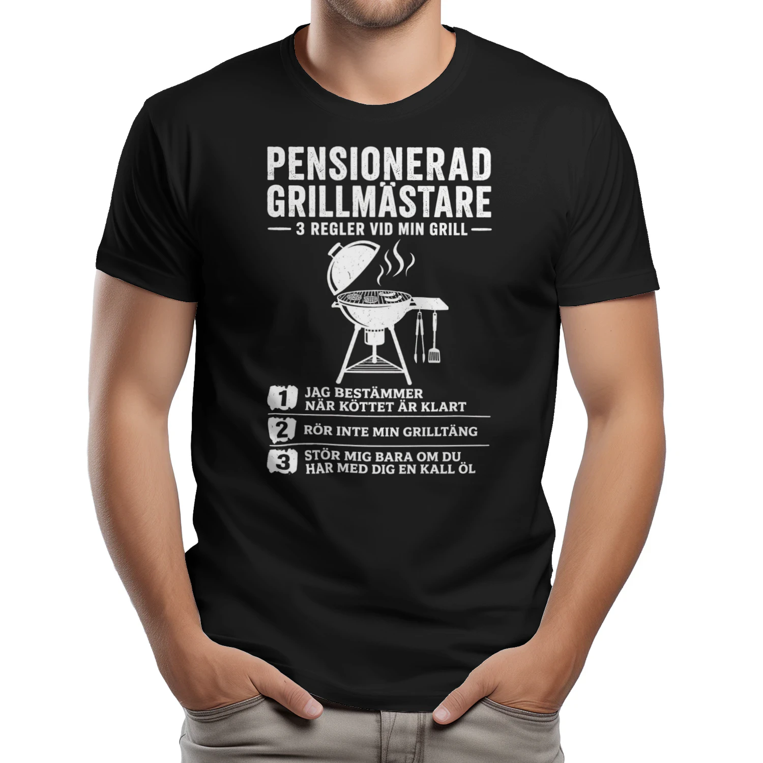 En rolig T-shirt för pensionären som älskar grillning och bestämmer vid grillen.
