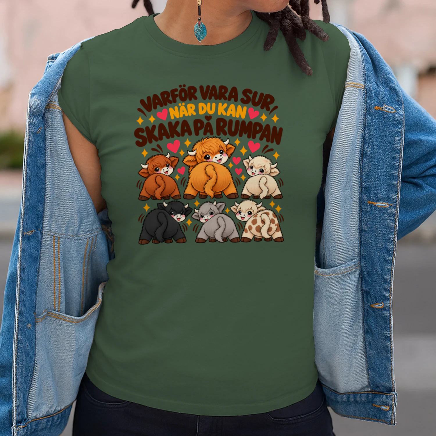 Skaka På Rumpan – Highland Cow T-shirt i Begränsad Upplaga