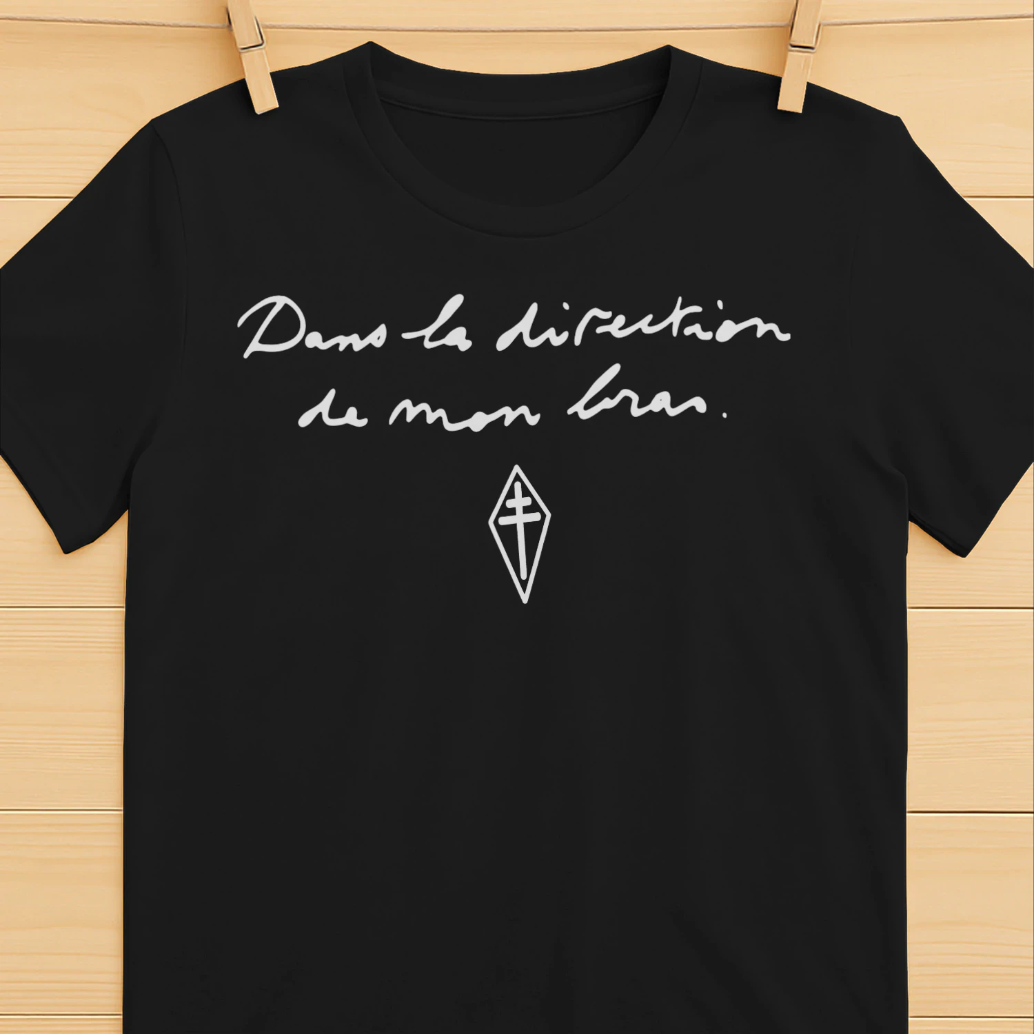 Dans La Direction De Mon Bras Unisex T-shirt