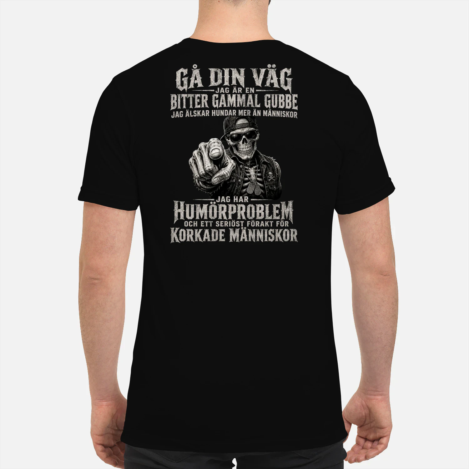 JAG ÄR EN BITTER GAMMAL GUBBE JAG ÄLSKAR HUNDAR MER ÄN MÄNNISKOR