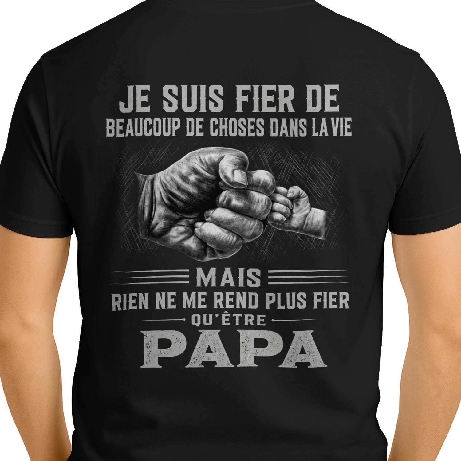 JE SUIS FIER DE BEAUCOUP DE CHOSES DANS LA VIE, MAIS RIEN NE ME REND PLUS FIER QUE D'ÊTRE PAPA