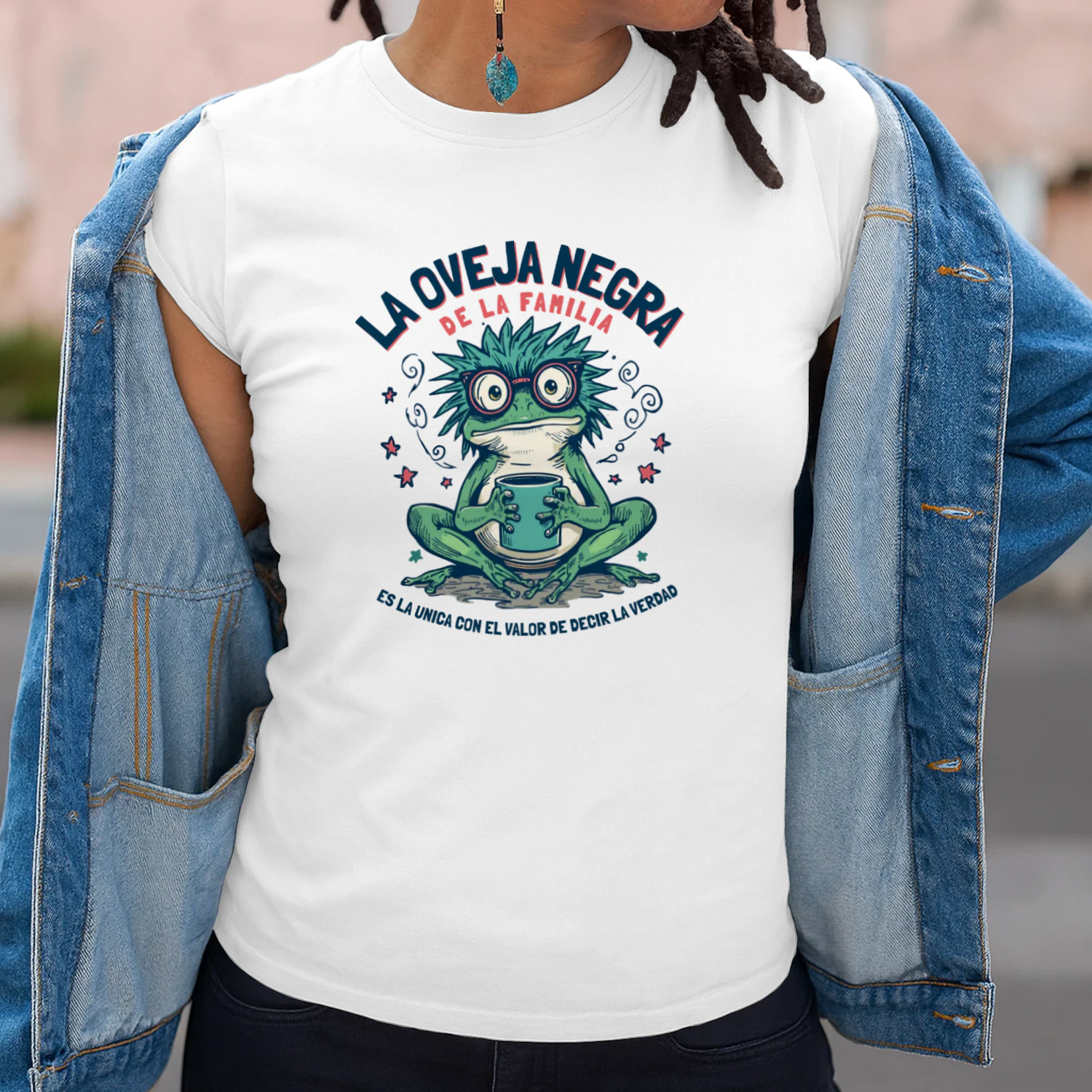 Mint Background Frog T-Shirt GraphLa Ovejancia De La Familia Frog Coffee Lover Funny Mexican Family Retro T-Shirtic