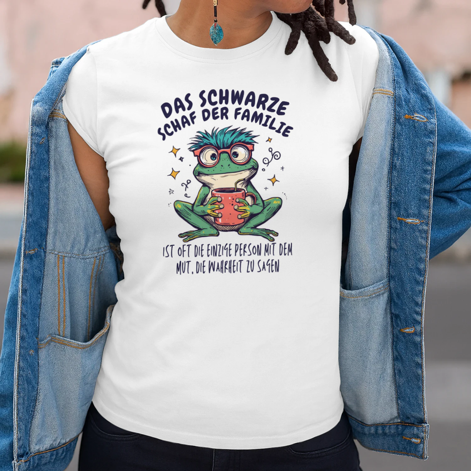 Mint Background Frog T-Shirt GraphLa Ovejancia De La Familia Frog Coffee Lover Funny Mexican Family Retro T-Shirtic