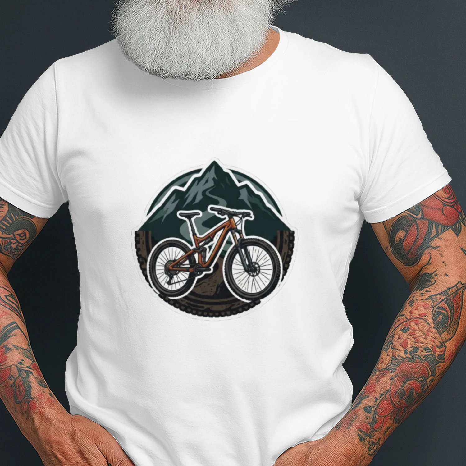 Mountainbike Sticker Bergen, MTB Badge Design met Bandprofiel Rand