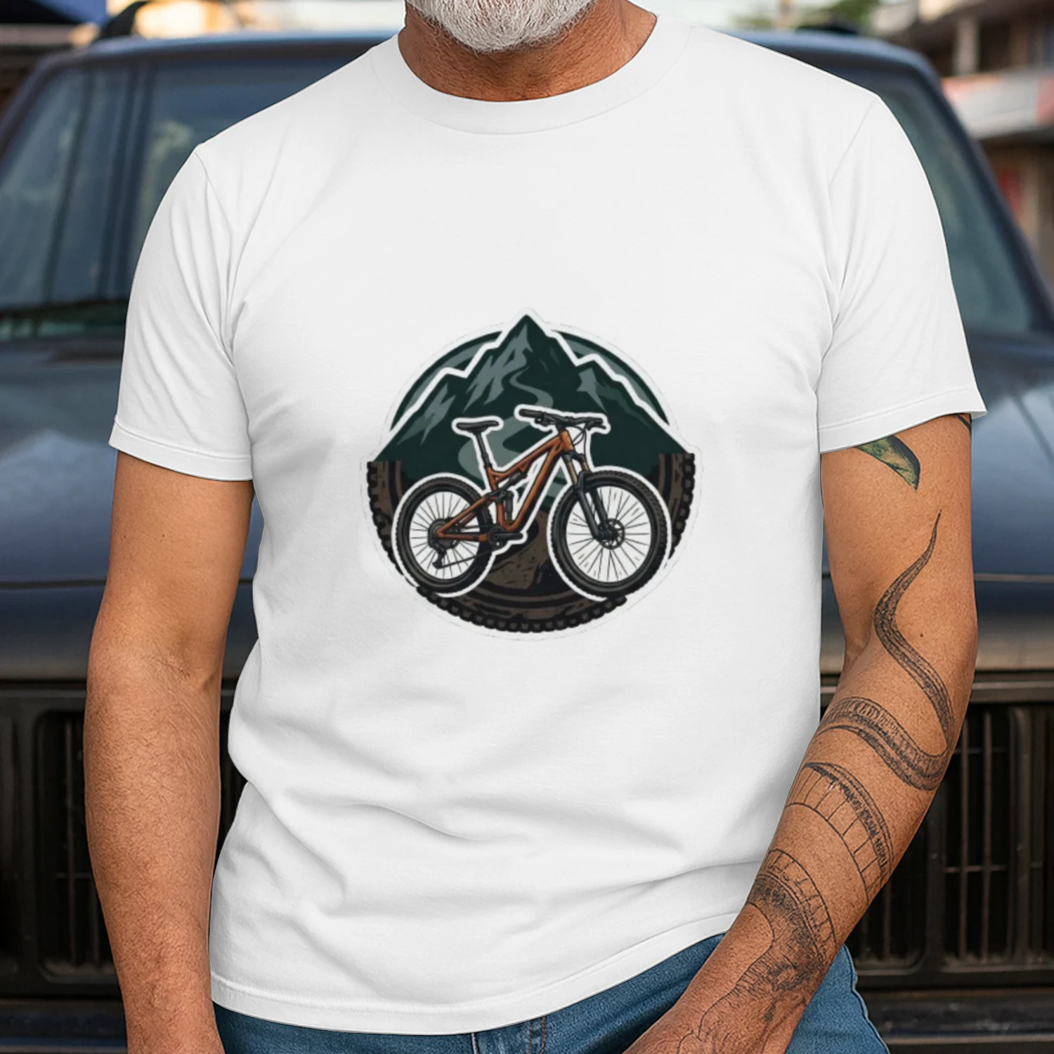 Mountainbike Sticker Bergen, MTB Badge Design met Bandprofiel Rand