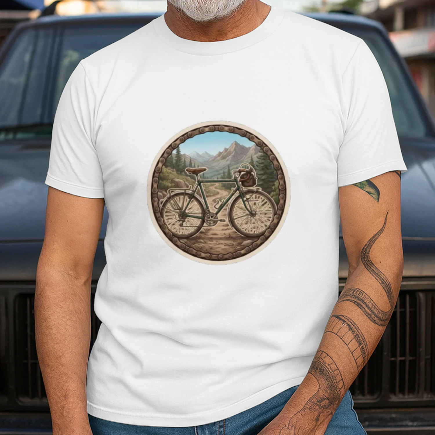 Fietssticker Bergavontuur, Vintage Toerfiets met Kettingrand Design