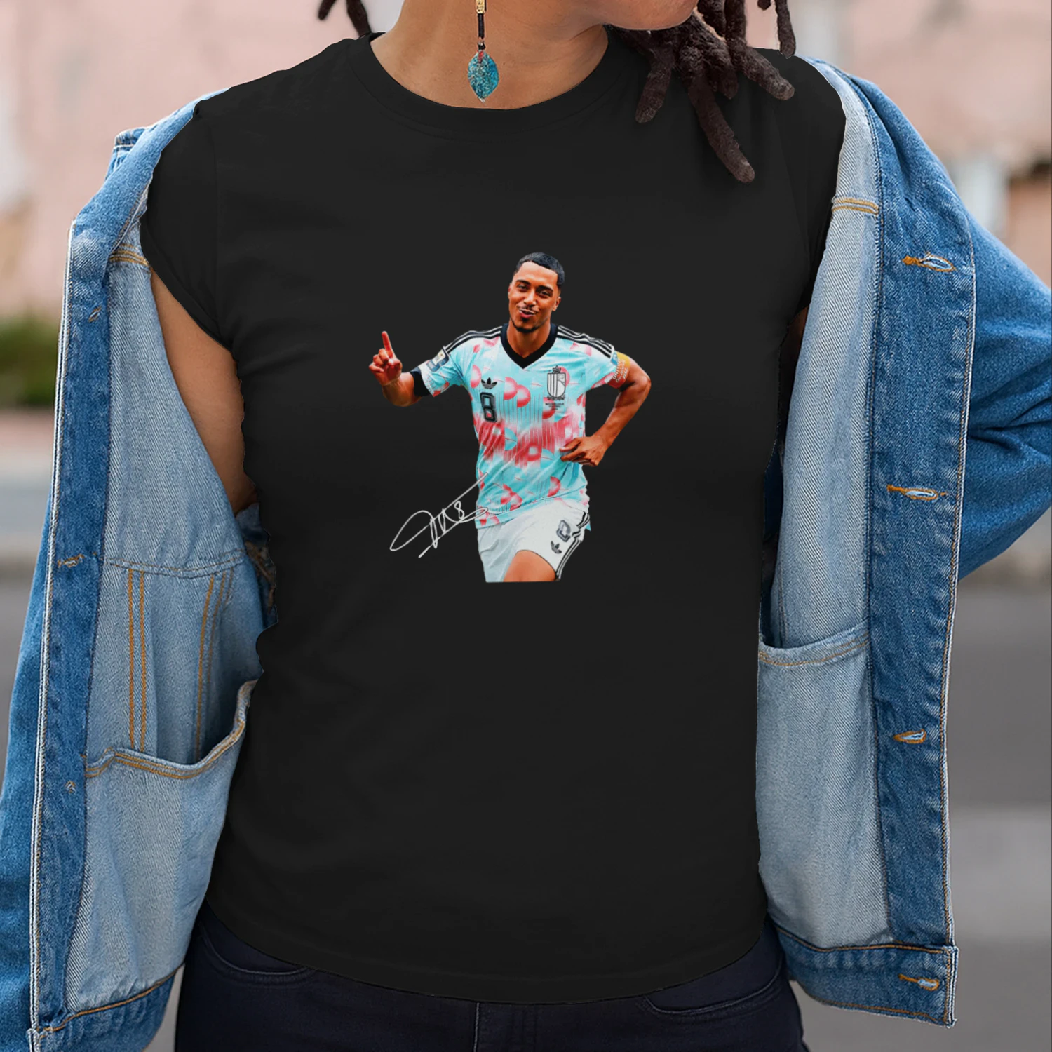 Youri Tielemans Belgium national football running signature shirt