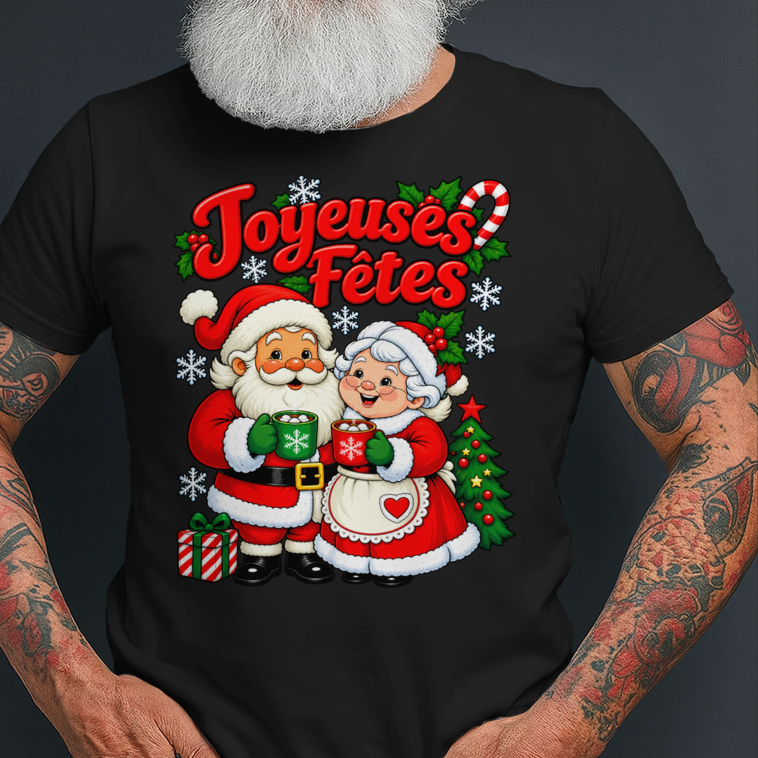T-shirt Joyeuses Fêtes – Père Noël et Mère Noël avec Chocolat Chaud – Cadeau de Noël