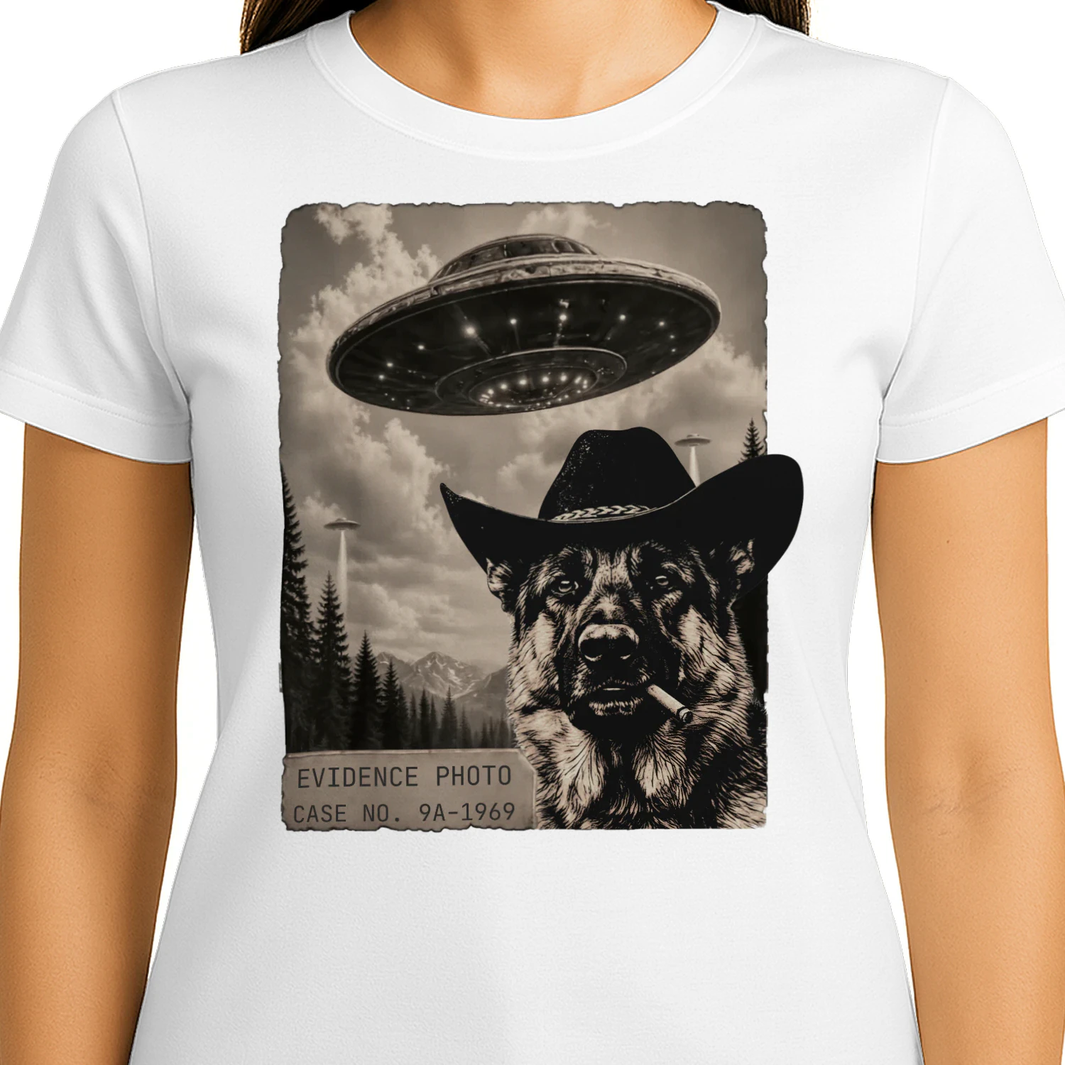 GERMAN SHEPHERD UFO T-SHIRT 