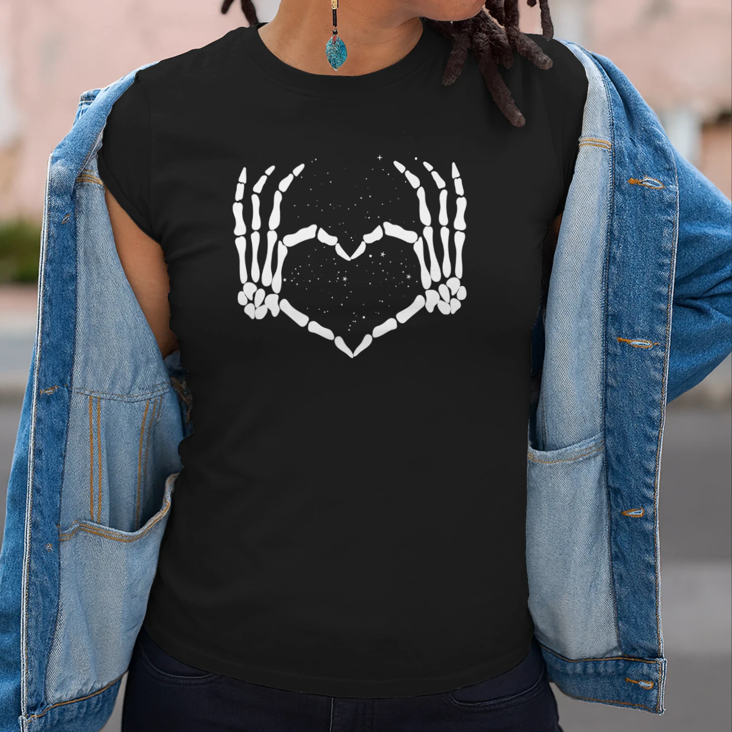 Skeleton Hand Heart Halloween Funny Bones Love T-Shirt