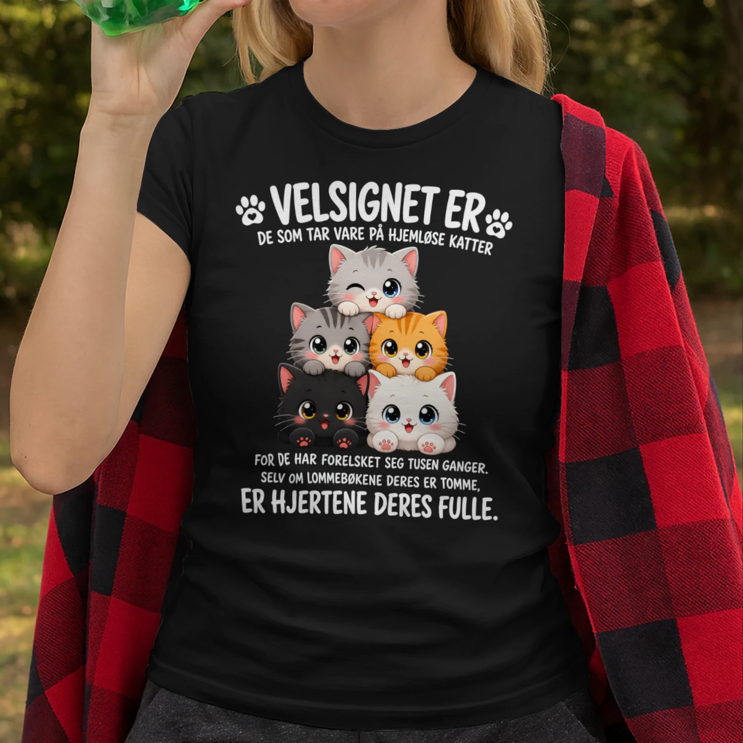 T-shirt - Velsignet er de som tar vare på hjemløse katter
