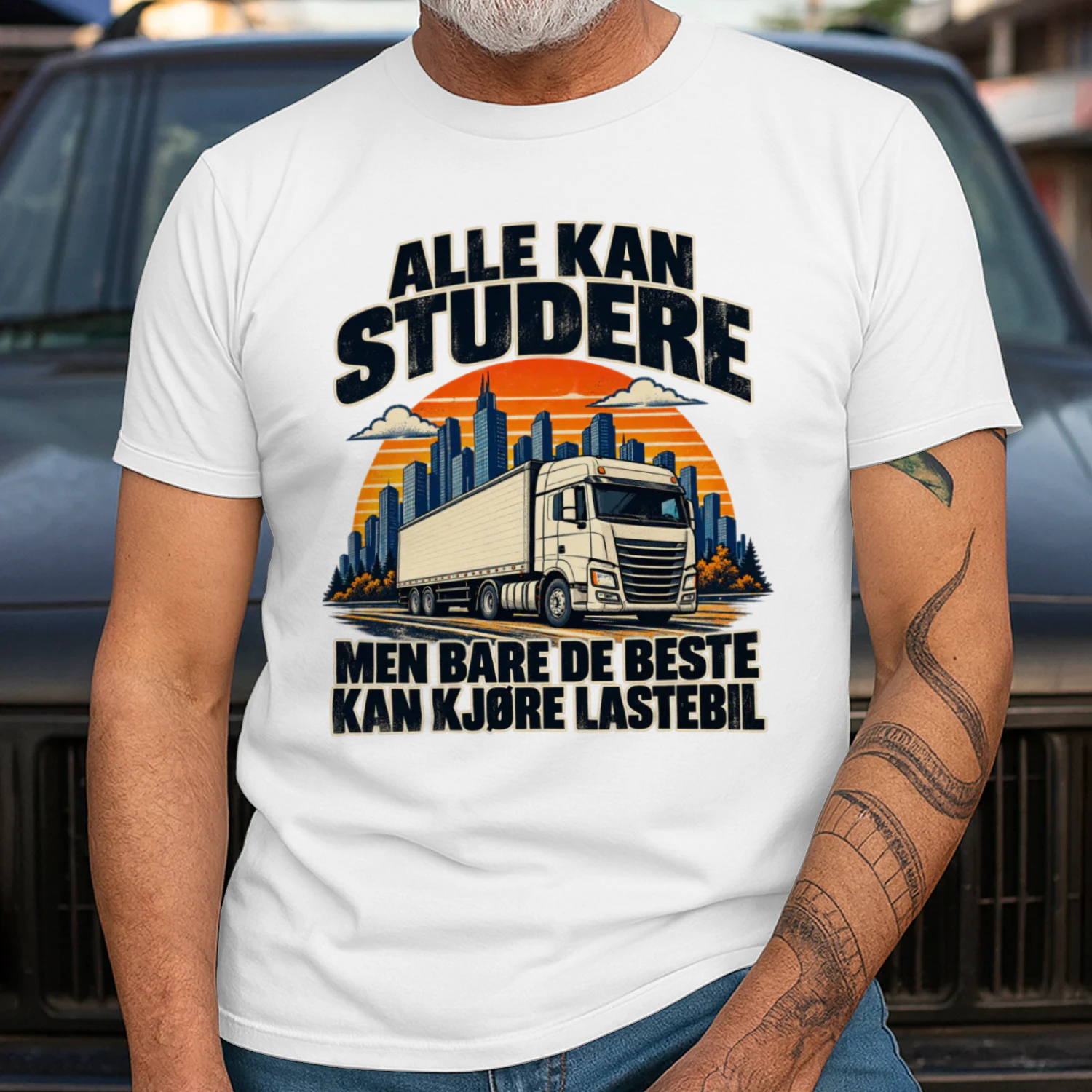 ALLE KAN STUDERE MEN BARE DE BESTE KAN KJØRE LASTEBIL