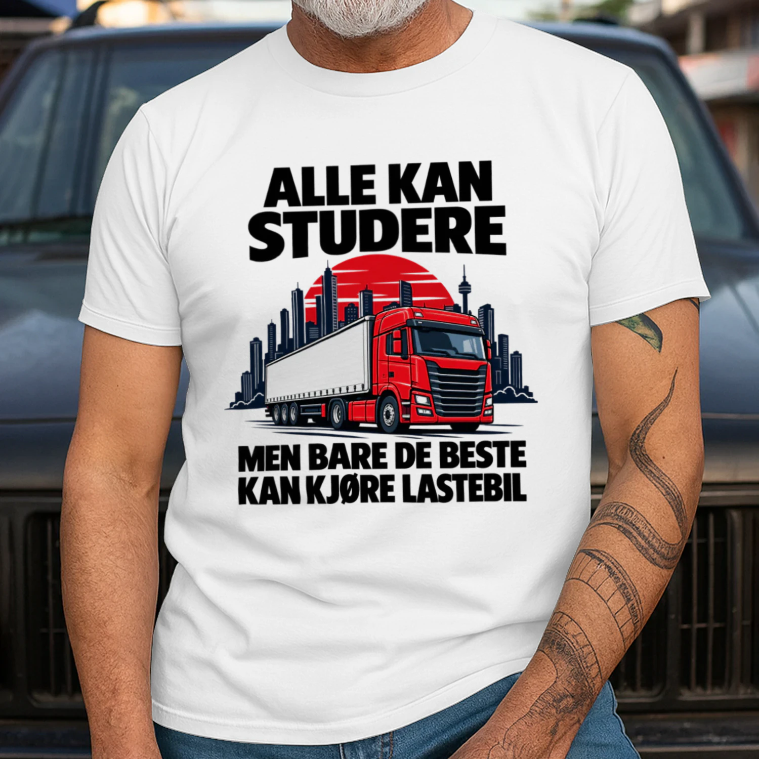 ALLE KAN STUDERE MEN BARE DE BESTE KAN KJØRE LASTEBIL