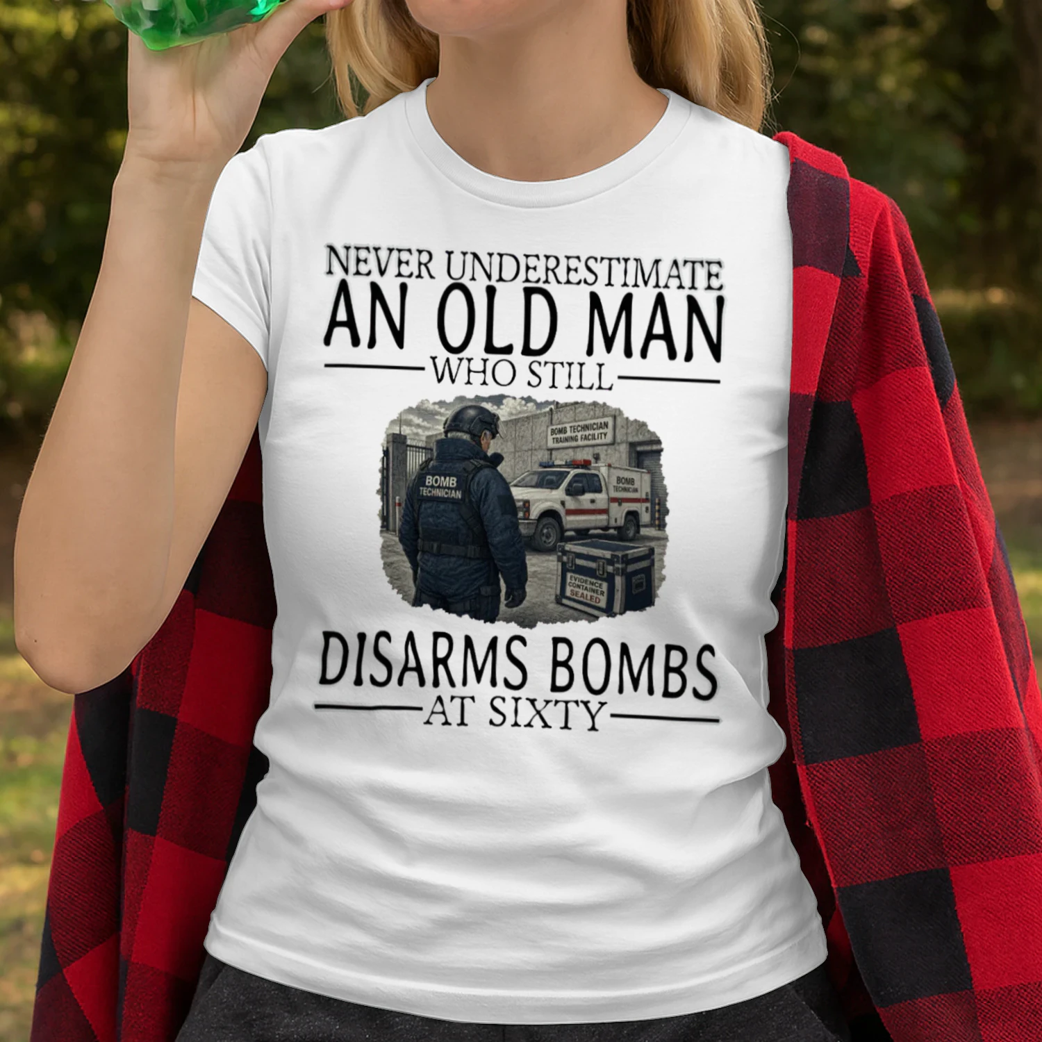 Never Underestimate An Old Man Who Still Disarms Bombs At Sixty BOM0004