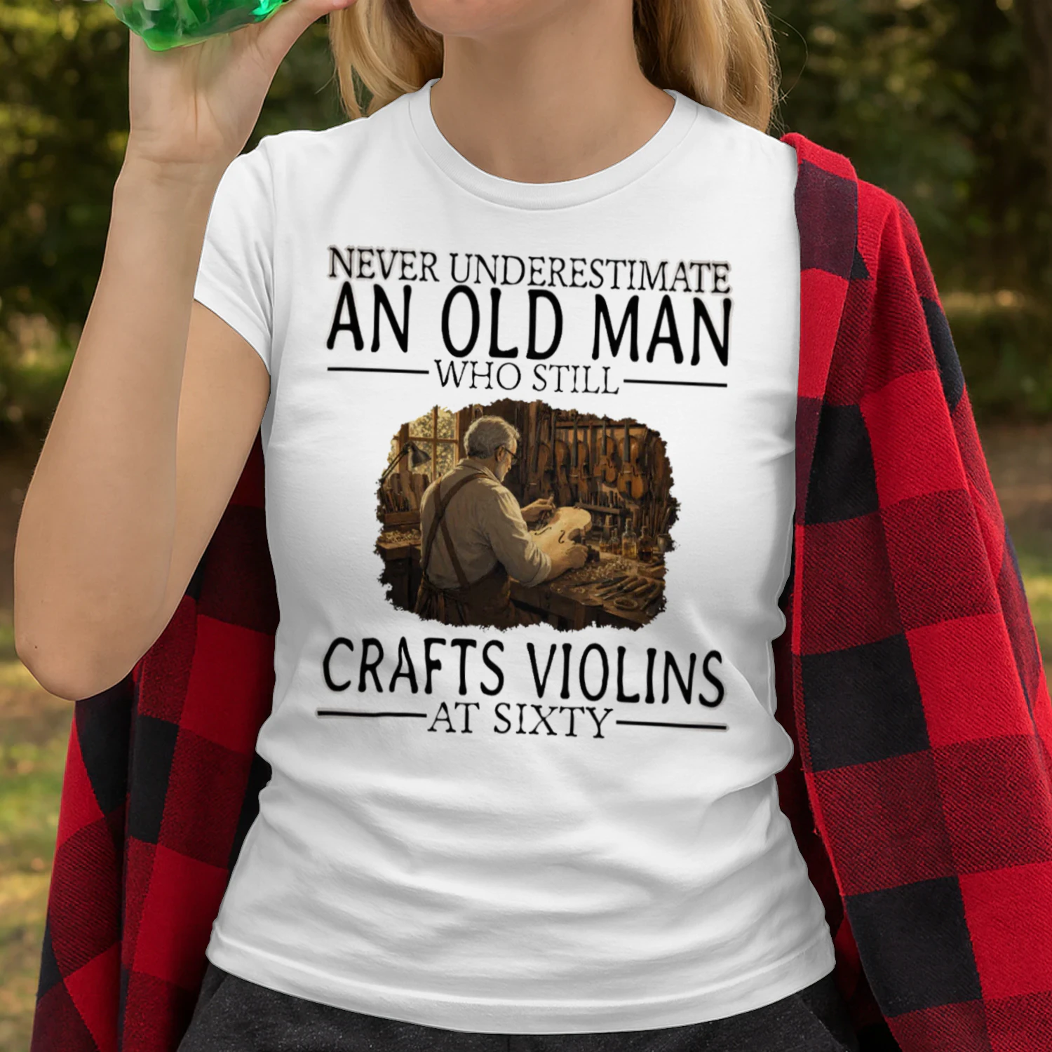 Never Underestimate An Old Man Who Still Crafts Violins At Sixty VIO0006
