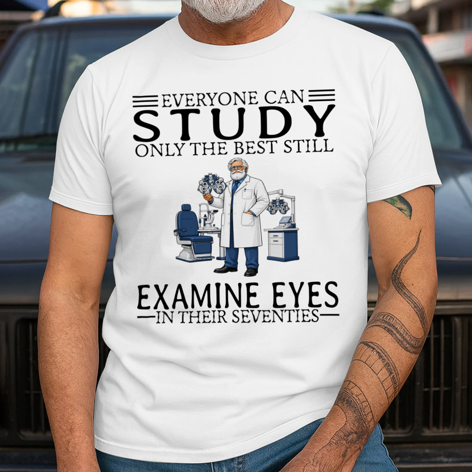 optometrist-everyone-70s-en099