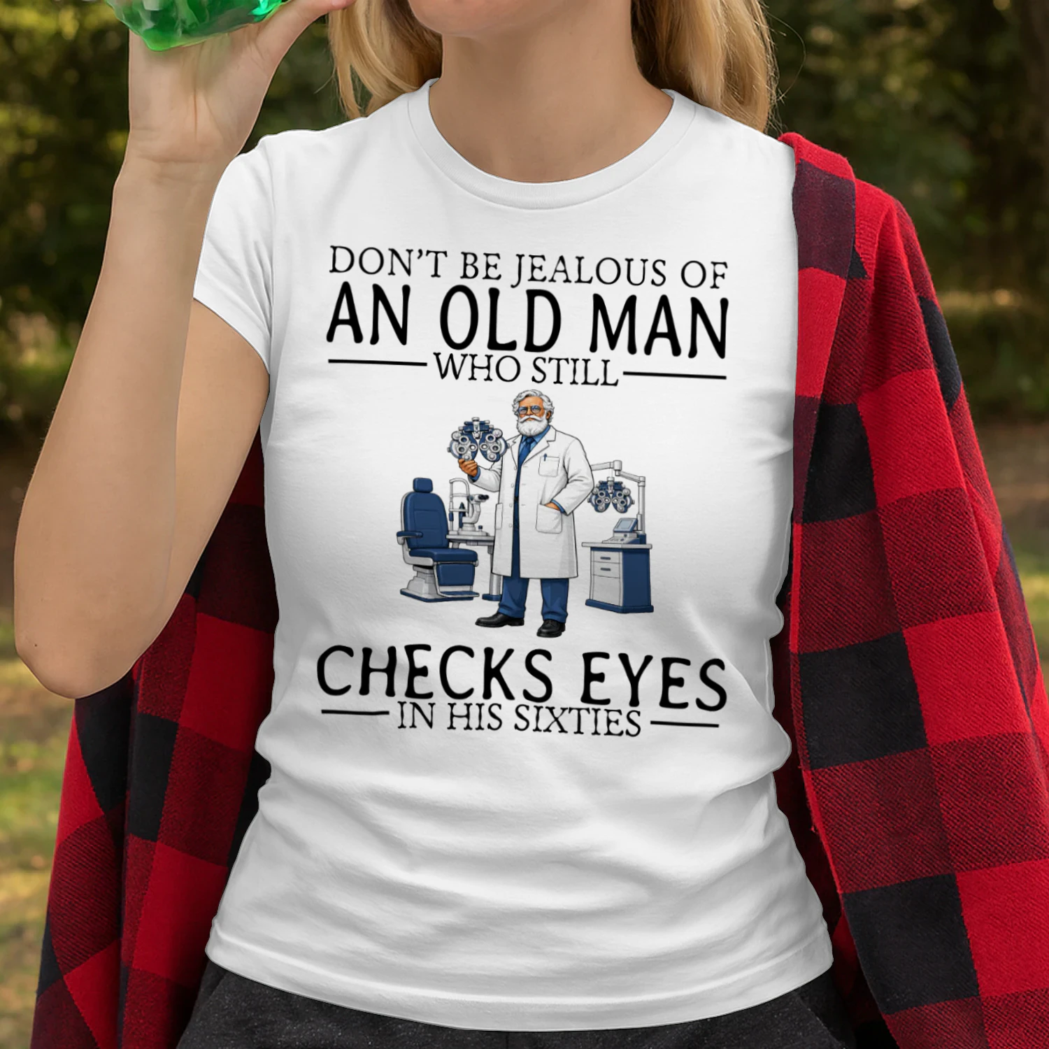 optometrist-jealous-60s-en099