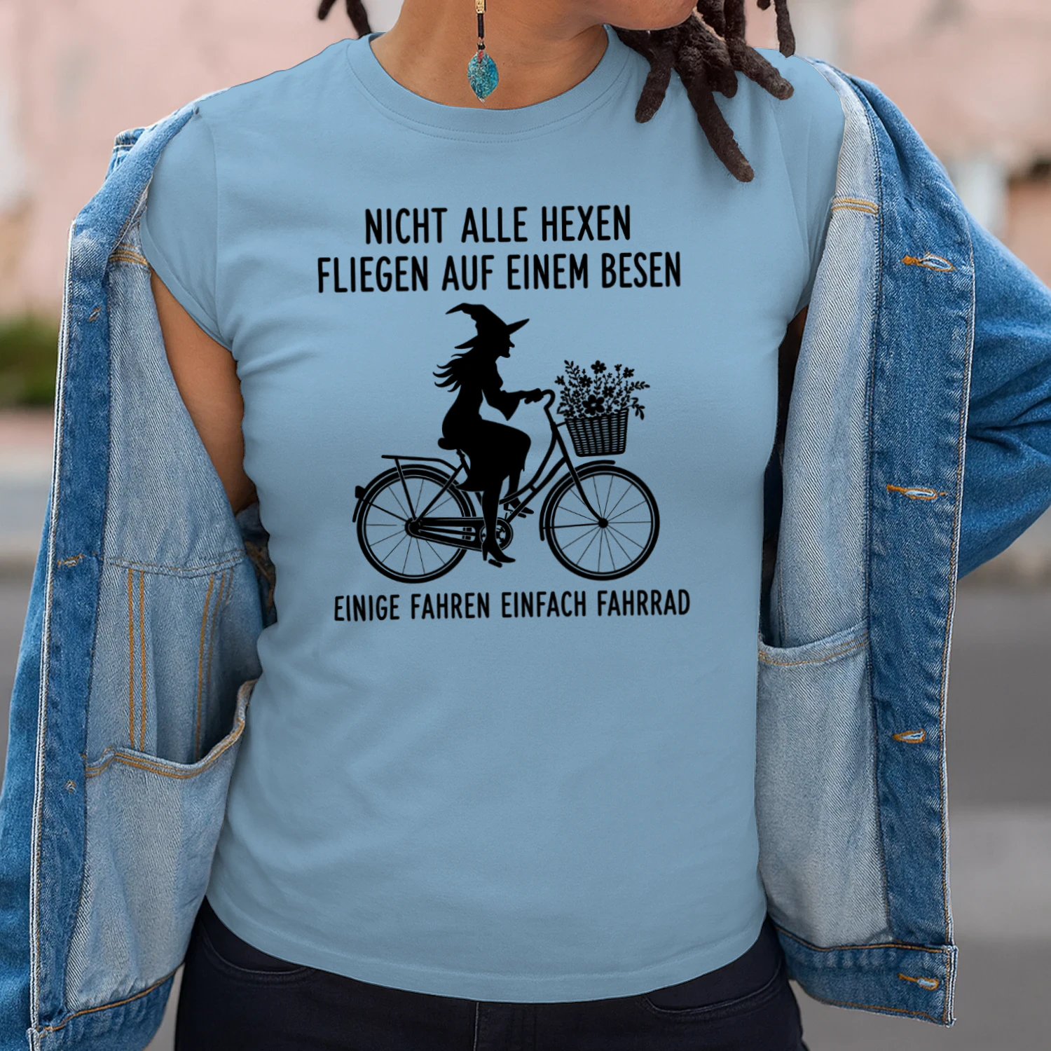 NICHT ALLE HEXEN FLIEGEN AUF EINEM
