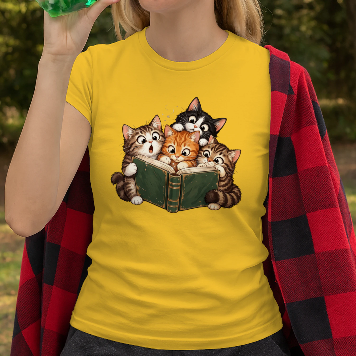 Cute Kittens Reading Book T-Shirt