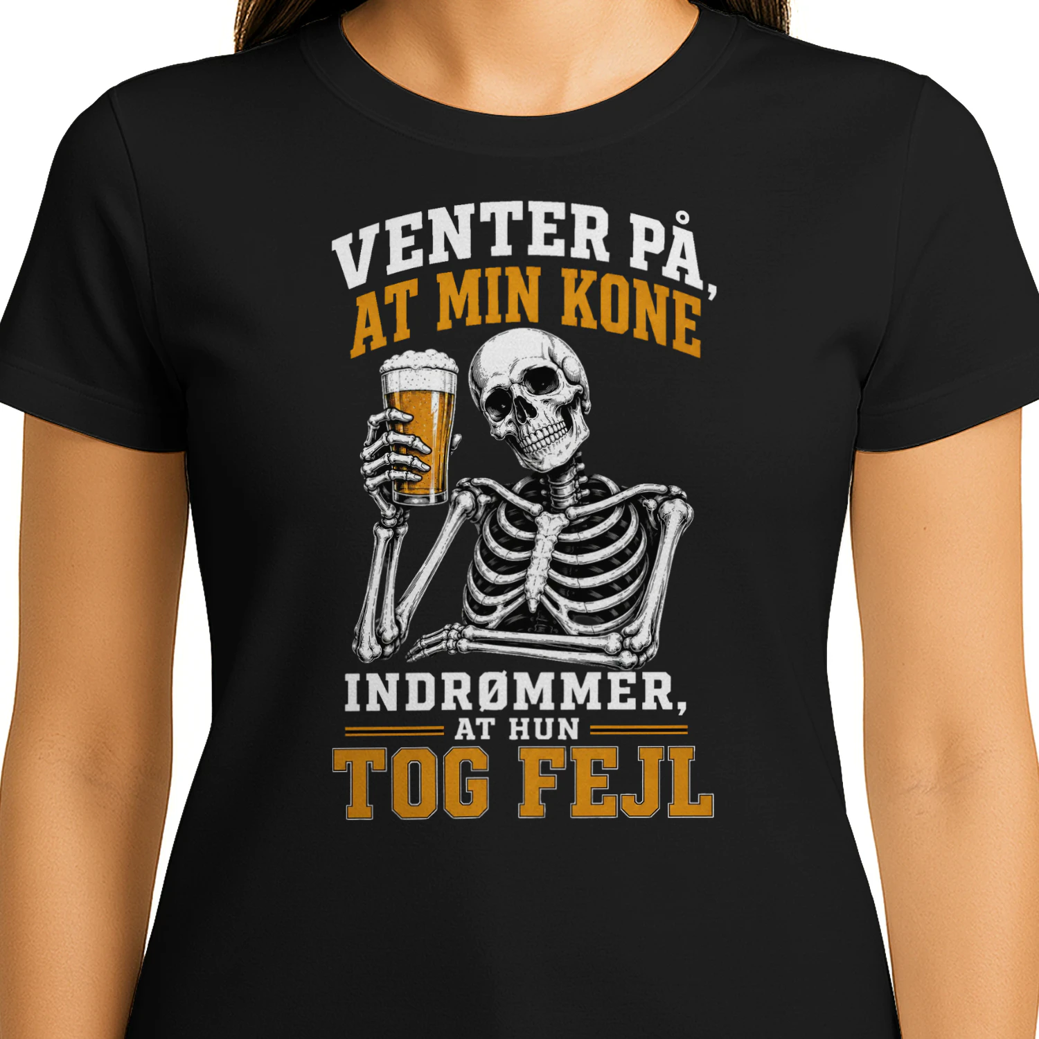 Venter på min kone – T-shirt med skelet og humor