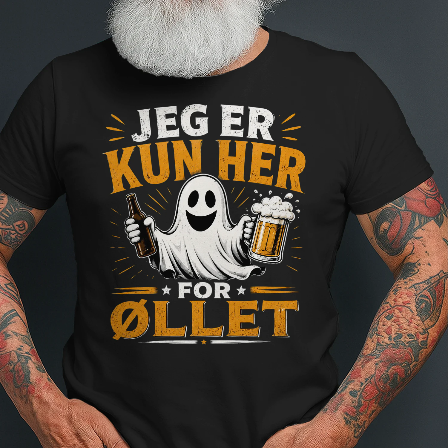 Jeg Er Kun Her For Øllet – Sjov Halloween T-Shirt til Ølelskere