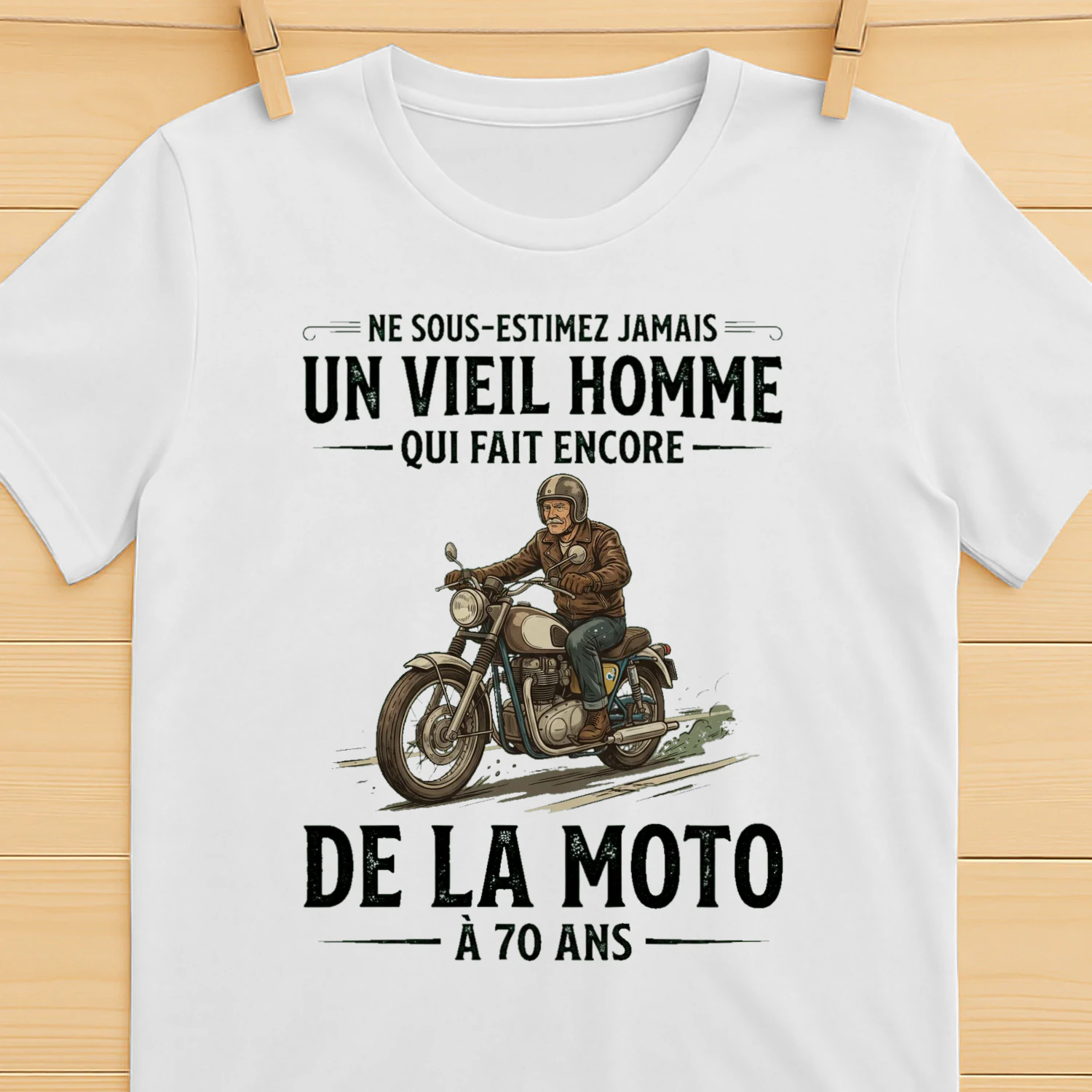 D-FR-RIDING_MOTORCYCLE-UN_VIEIL_HOMME-Man-260612-178