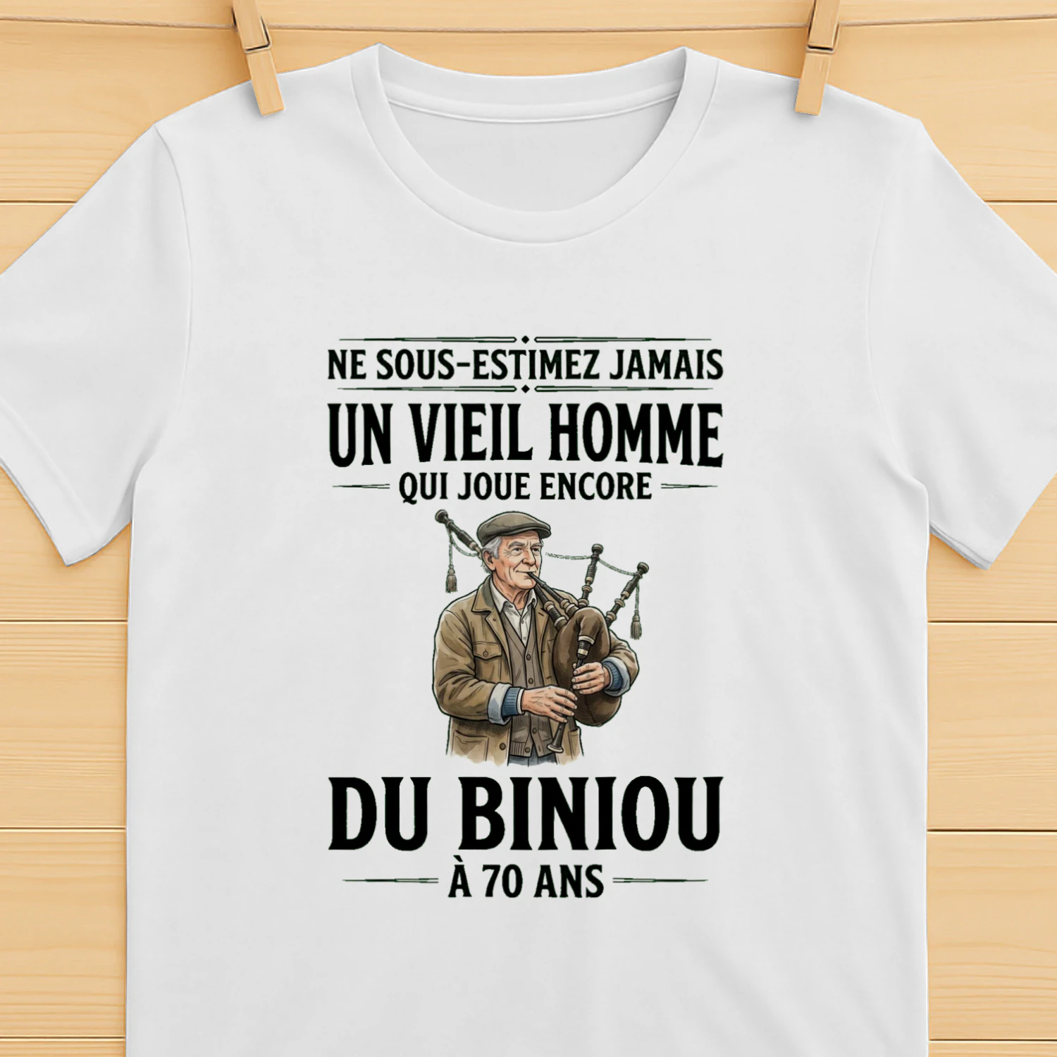 D-FR-Biniou-Sous-Estimez-Jamais-VieilHomme-261606-001