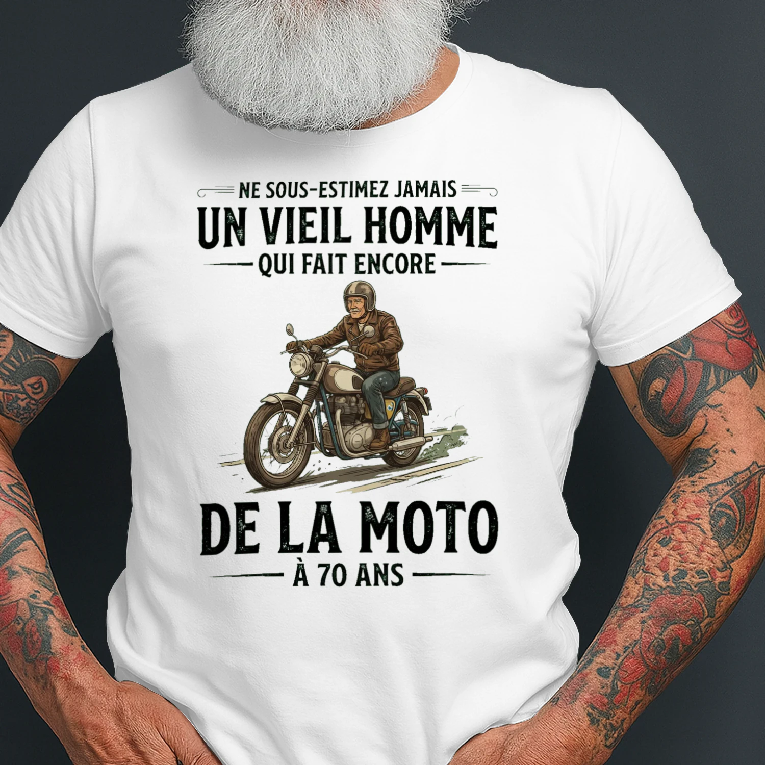 D-FR-RIDING_MOTORCYCLE-UN_VIEIL_HOMME-Man-260612-178