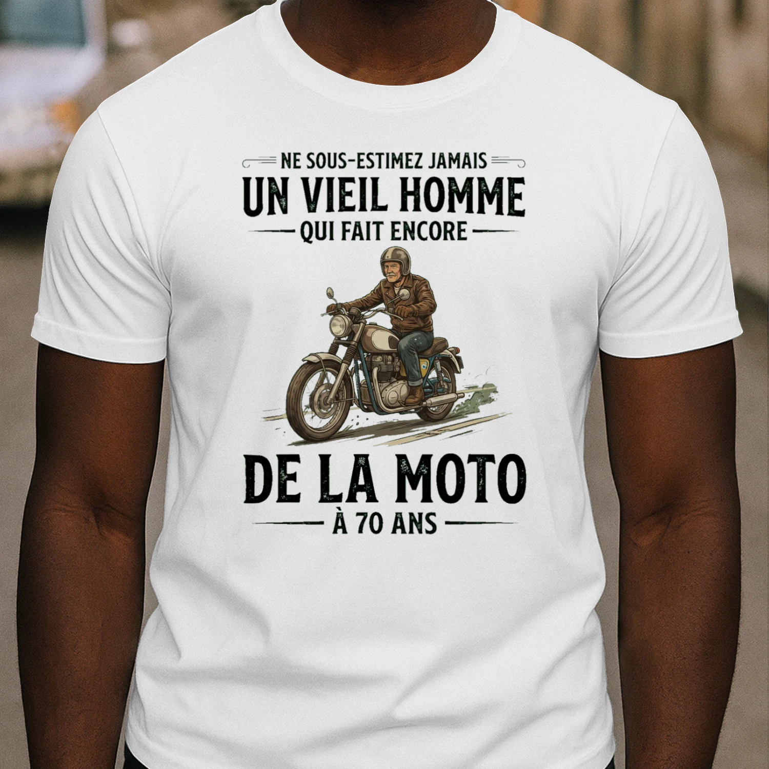 D-FR-RIDING_MOTORCYCLE-UN_VIEIL_HOMME-Man-260612-178