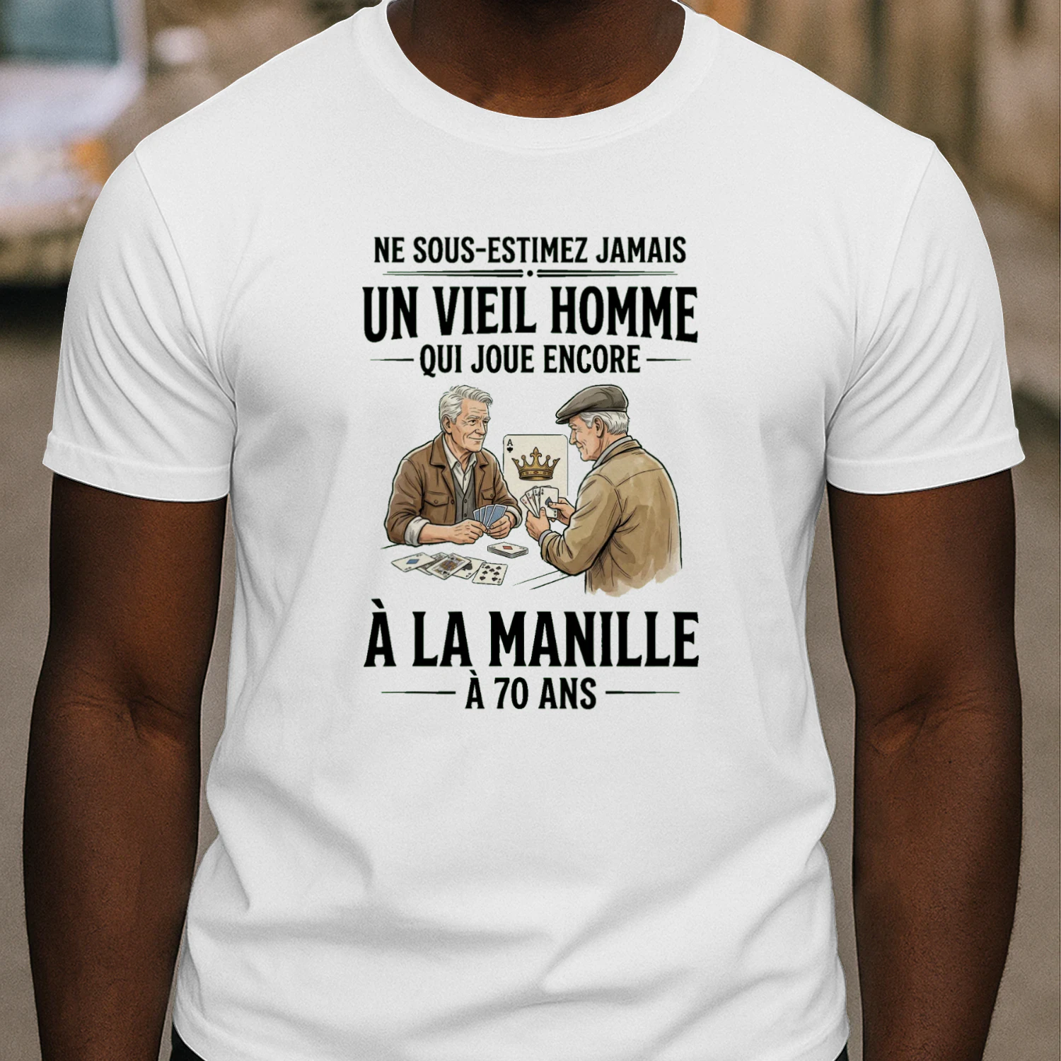 D-FR-Manille-Sous-Estimez-Jamais-VieilHomme-261606-002