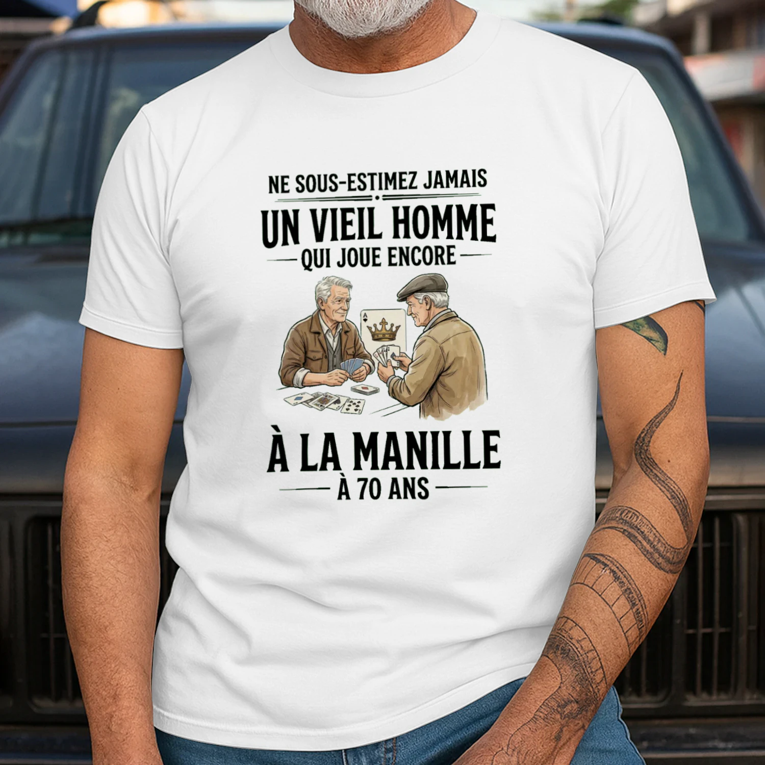 D-FR-Manille-Sous-Estimez-Jamais-VieilHomme-261606-002