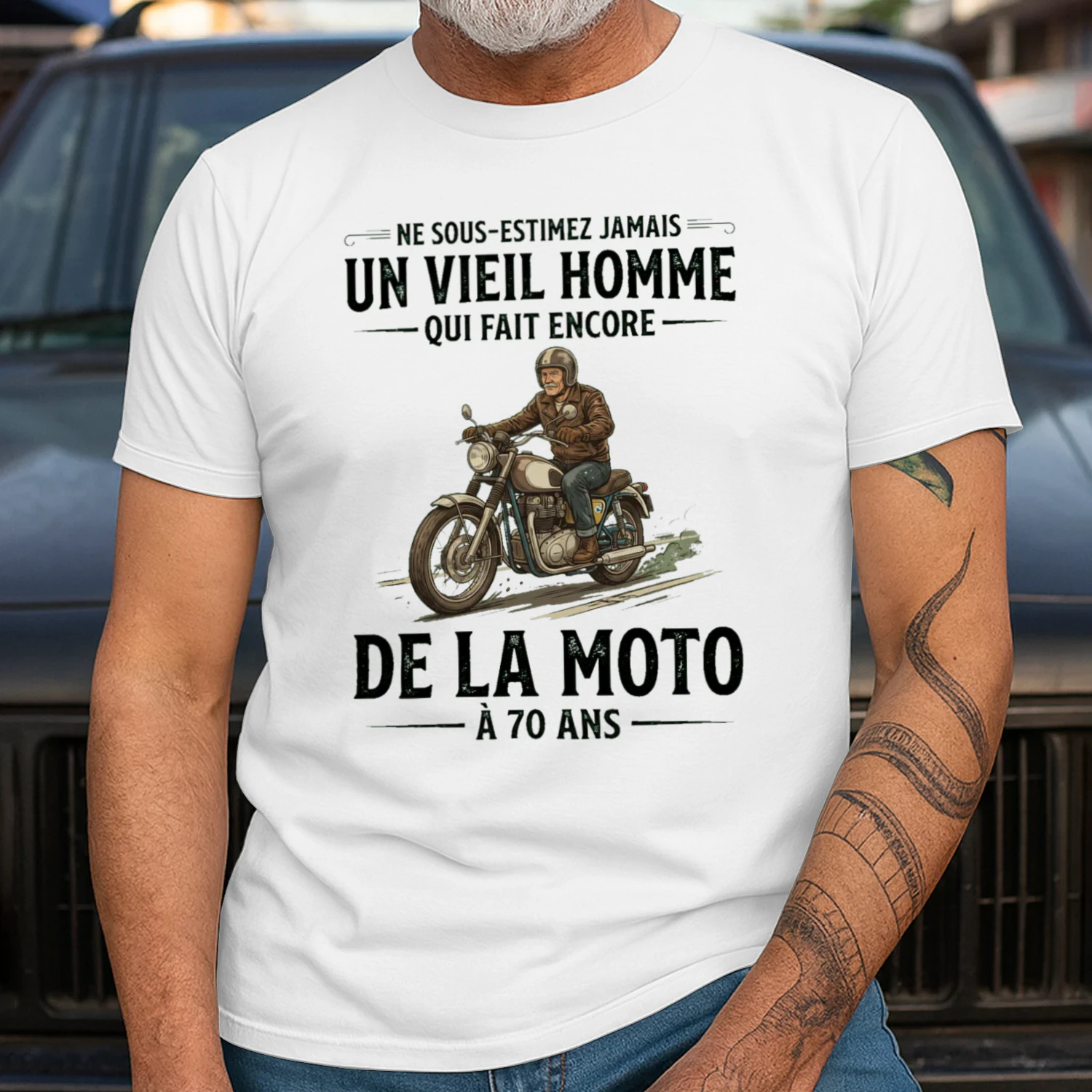 D-FR-RIDING_MOTORCYCLE-UN_VIEIL_HOMME-Man-260612-178