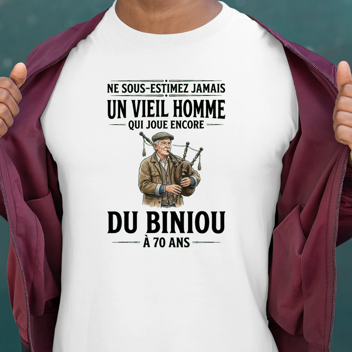 D-FR-Biniou-Sous-Estimez-Jamais-VieilHomme-261606-001