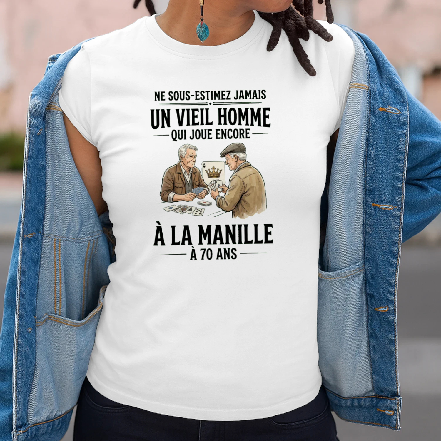 D-FR-Manille-Sous-Estimez-Jamais-VieilHomme-261606-002